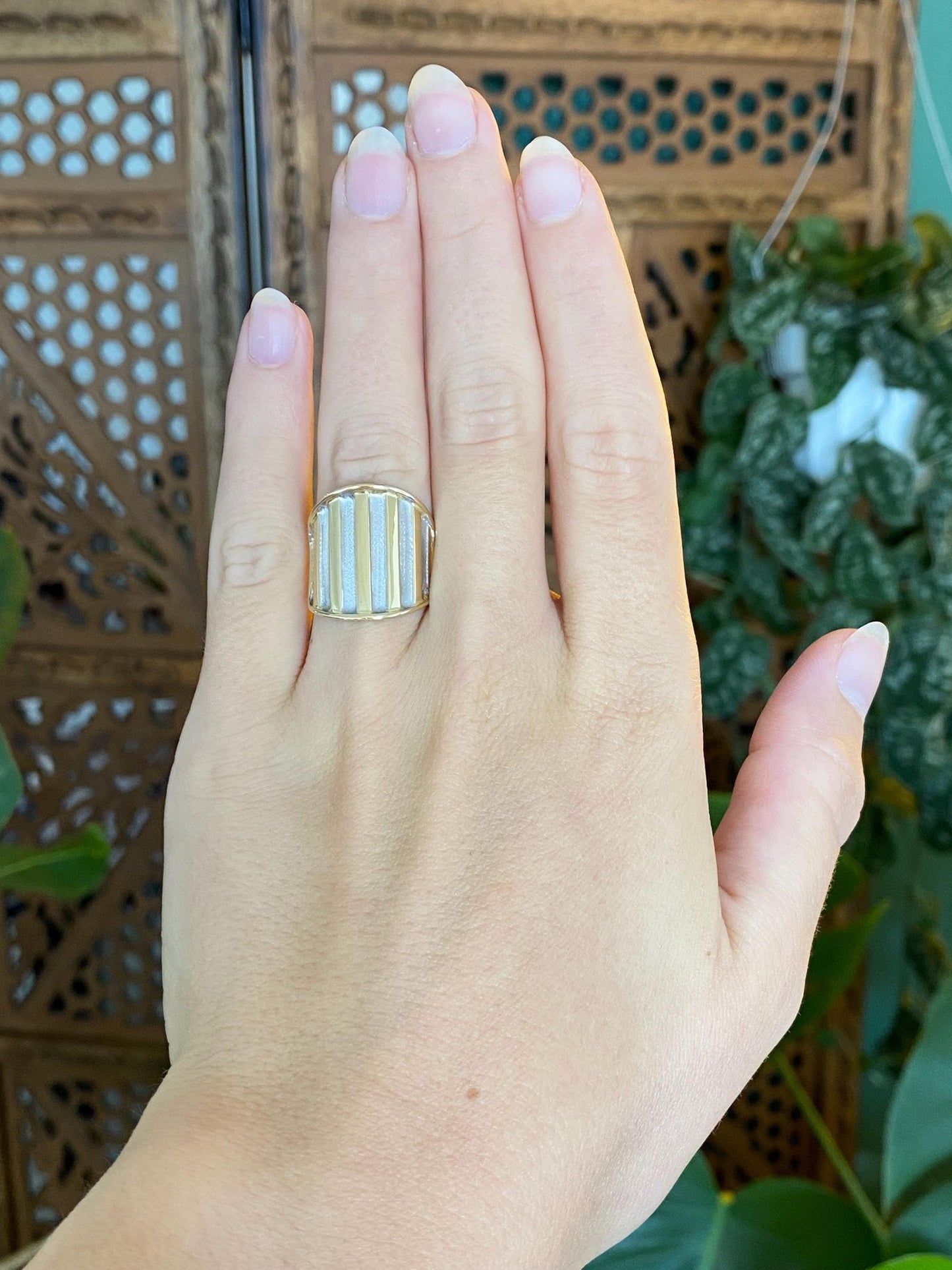 Vintage Solid 14k White & Yellow Gold Lined Open Saddle Ring - Size 5.75