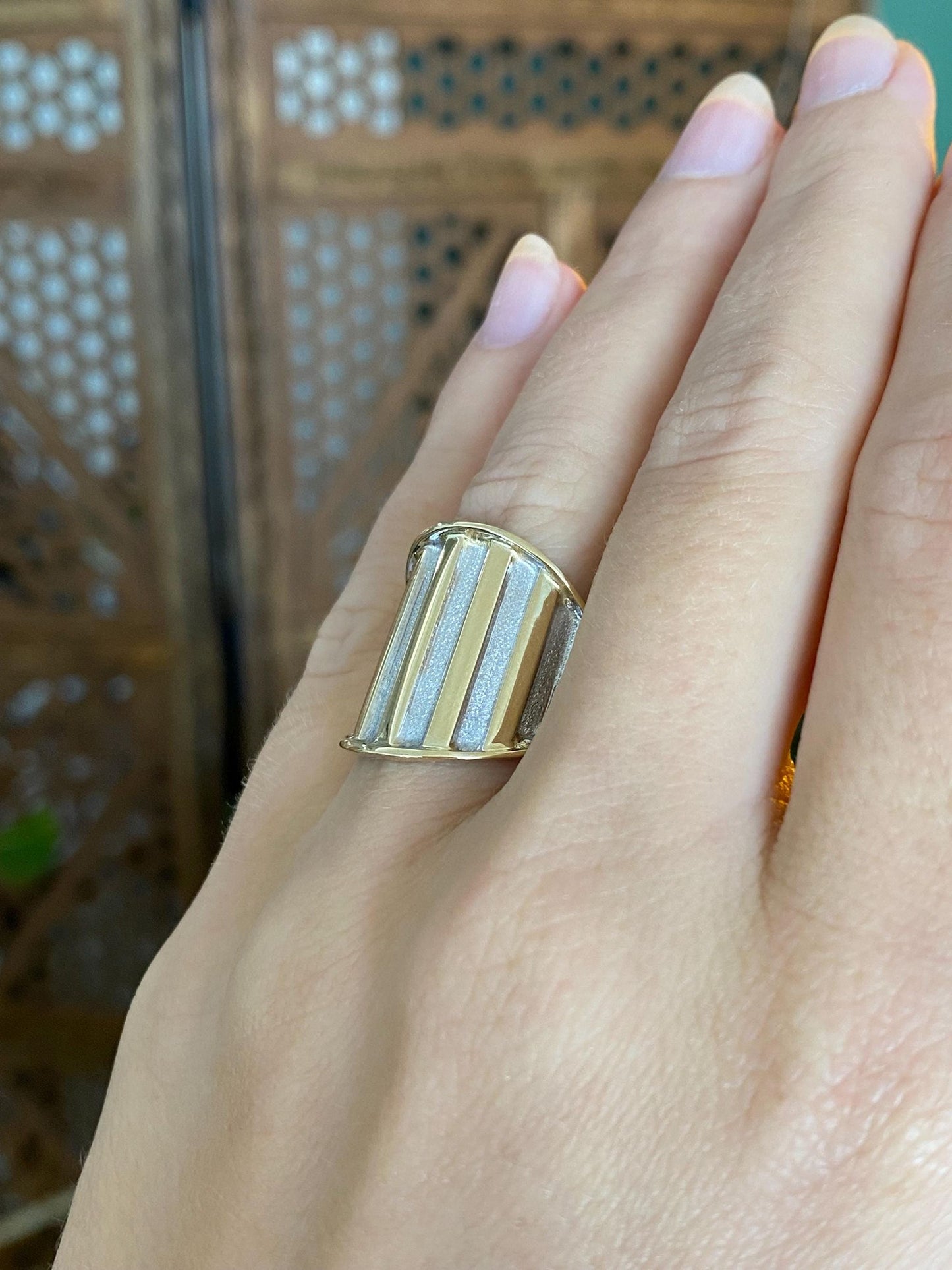 Vintage Solid 14k White & Yellow Gold Lined Open Saddle Ring - Size 5.75