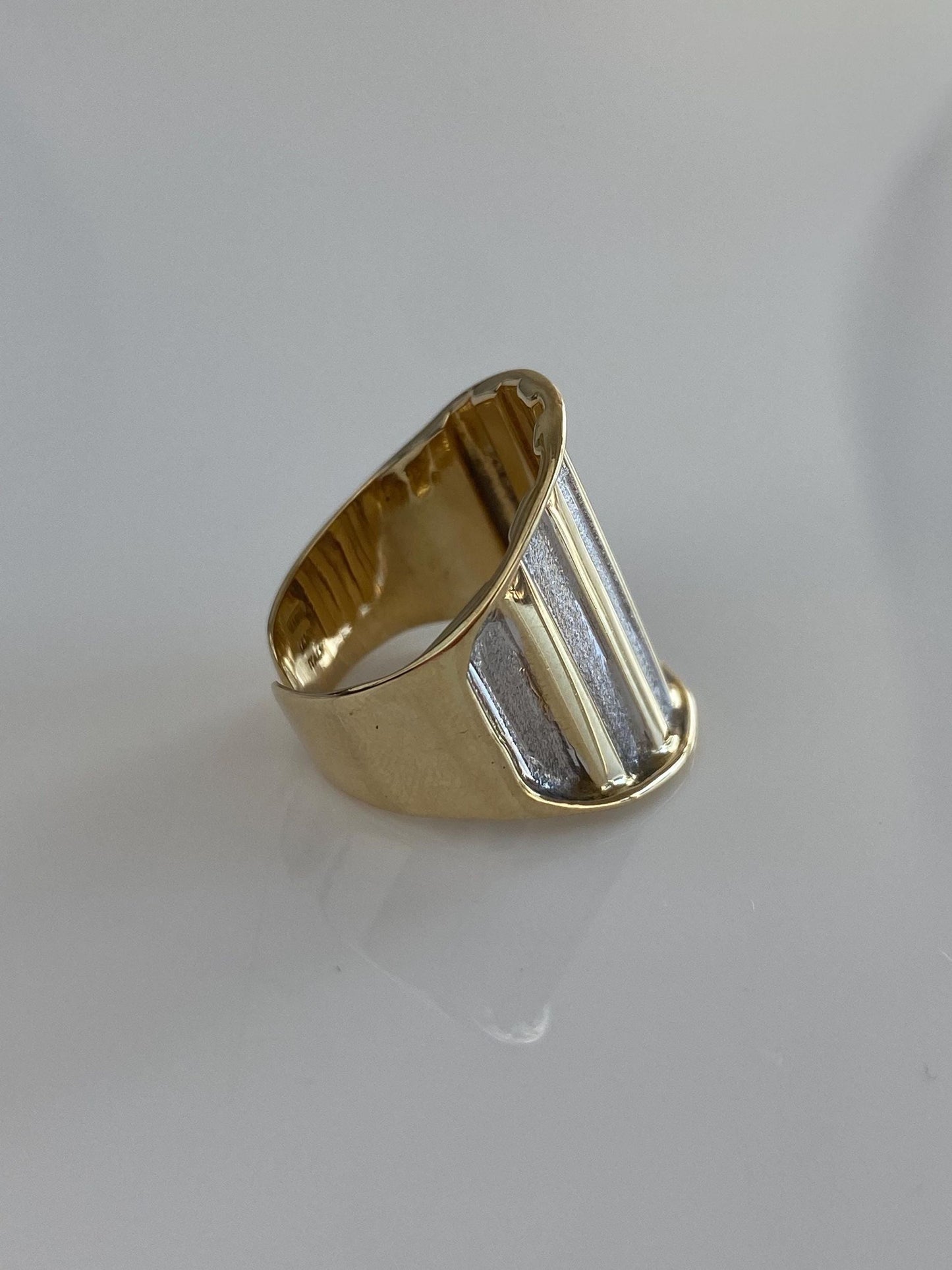 Vintage Solid 14k White & Yellow Gold Lined Open Saddle Ring - Size 5.75