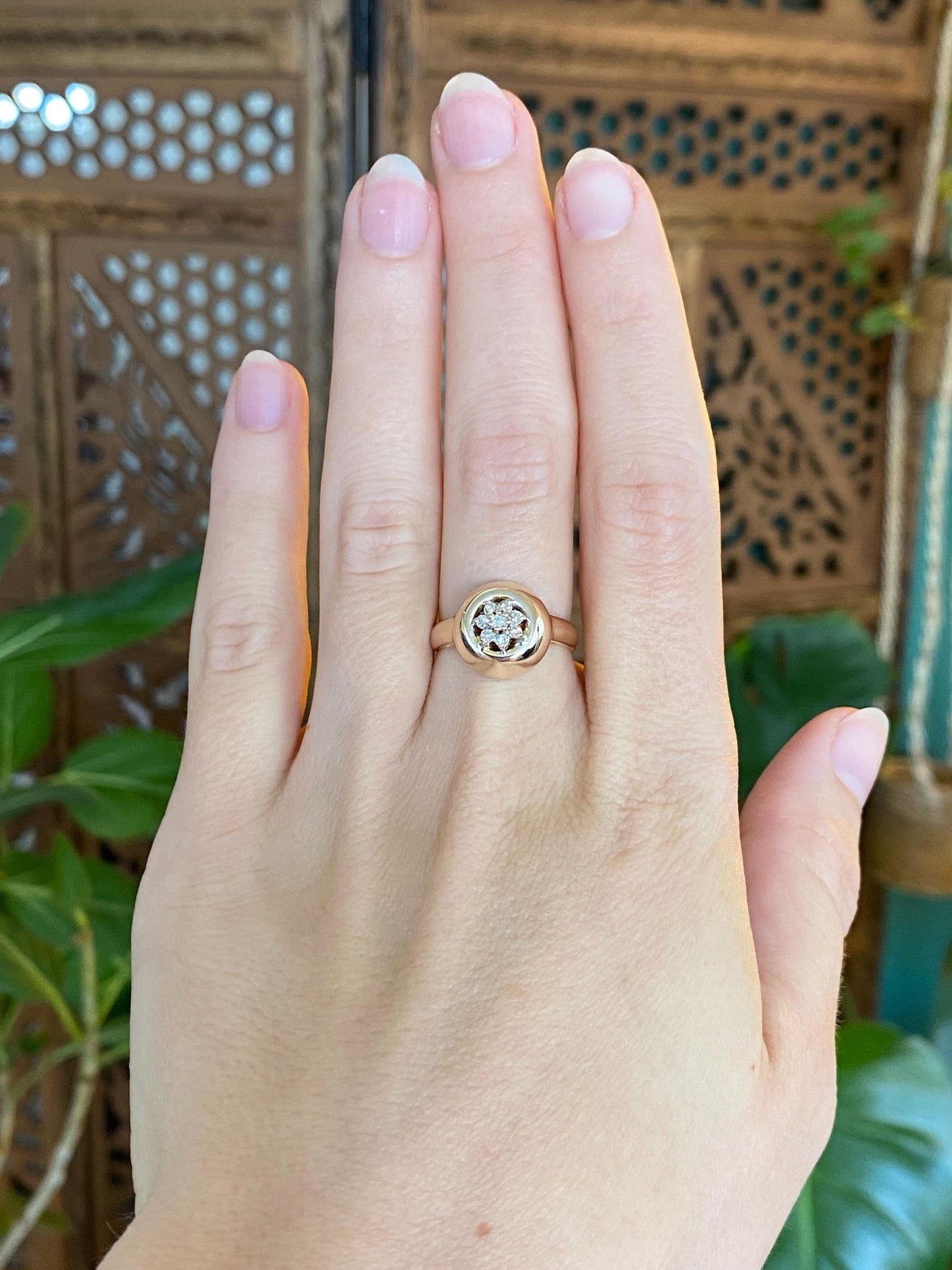 Vintage Solid 14k Yellow Gold Diamond Flower Ring - Size 6.25