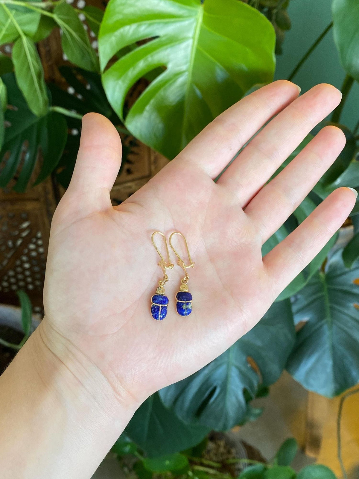 Vintage Solid 18k Yellow Gold Blue Lapis Inlay Scarab Dangle Earrings