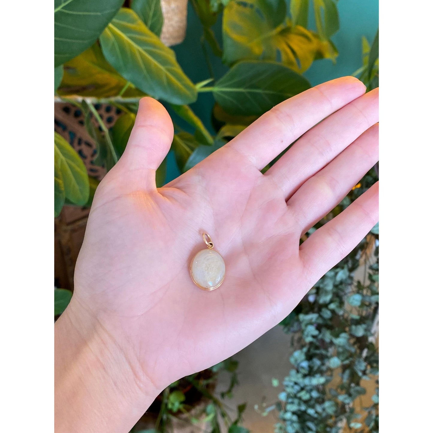 Vintage Solid 14k Yellow Gold White Agate Cabochon Charm