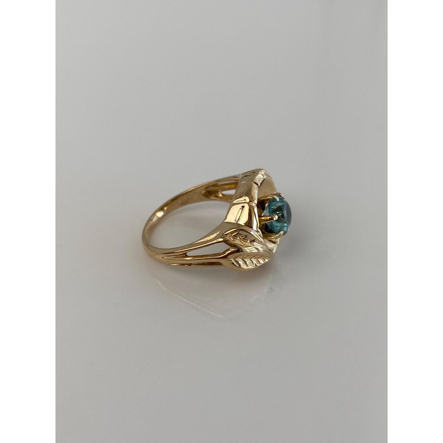 Vintage Solid 14k Yellow Gold Topaz Ring - Size 5.75
