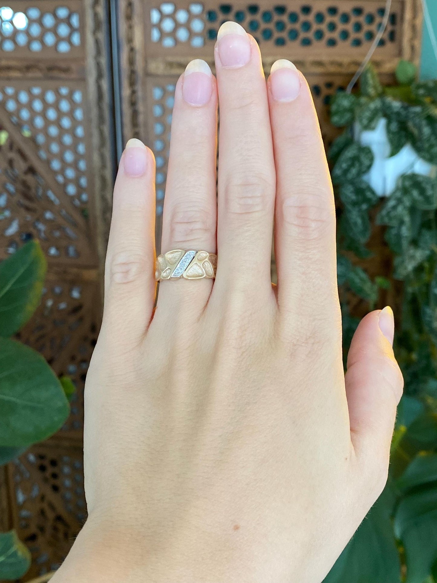 Vintage Solid 14k White & Yellow Gold Diamond Textured Ring Band - Size 6