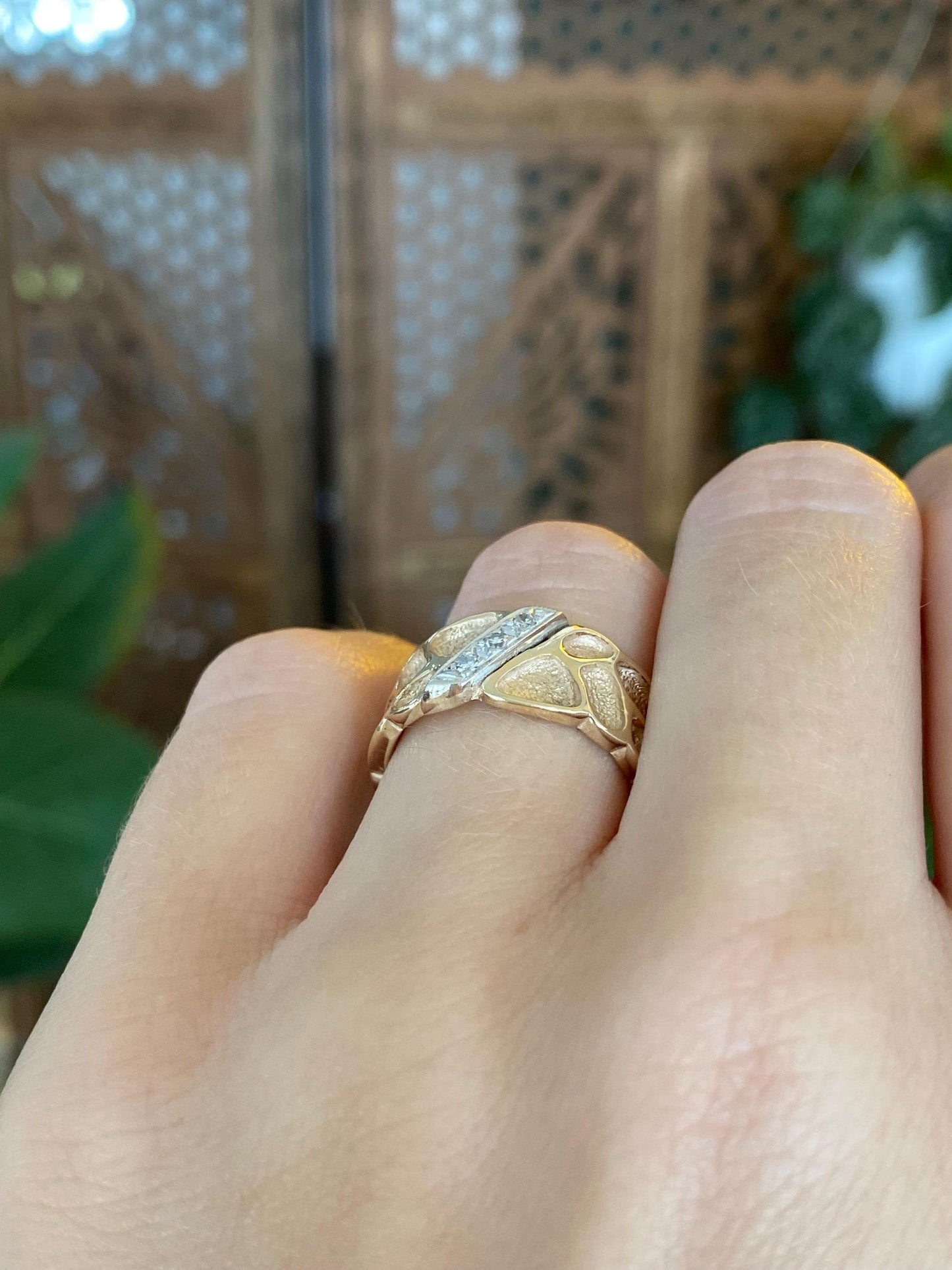 Vintage Solid 14k White & Yellow Gold Diamond Textured Ring Band - Size 6