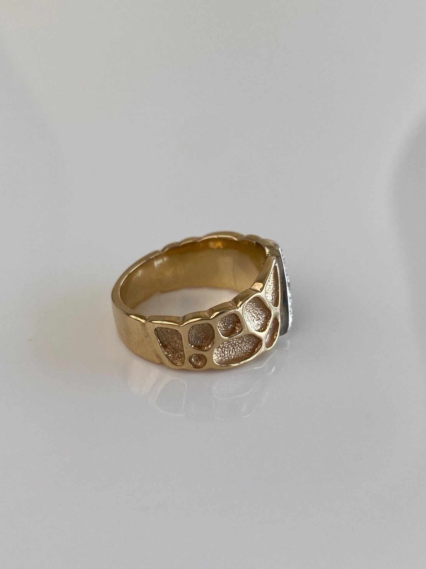 Vintage Solid 14k White & Yellow Gold Diamond Textured Ring Band - Size 6