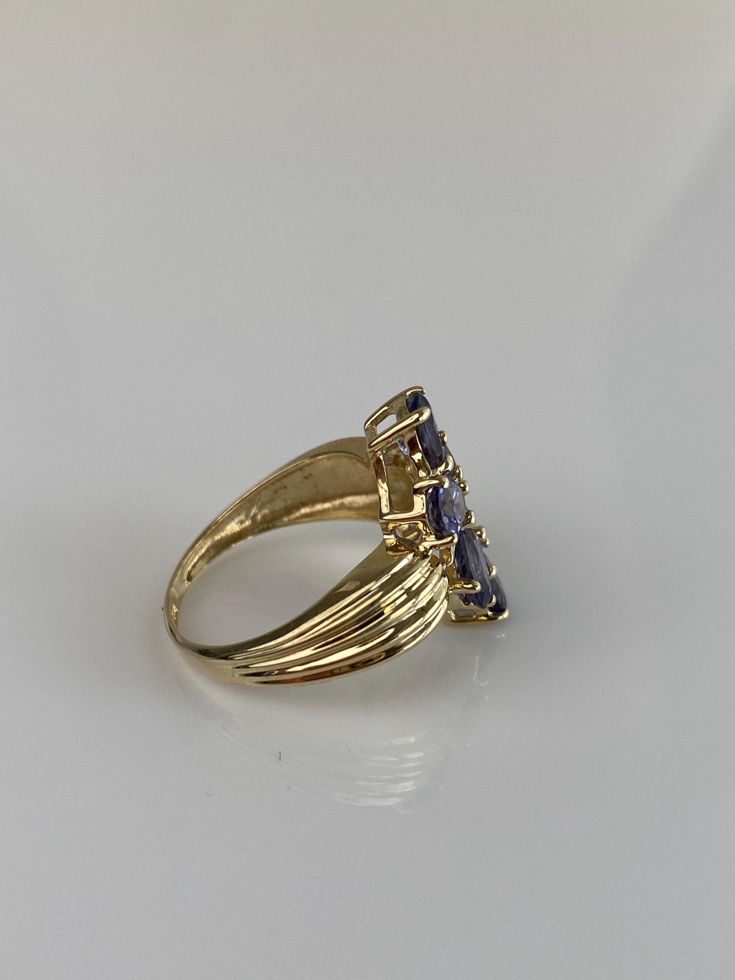 Vintage Solid 14k Yellow Gold Lilac Cubic Zirconia Cluster Ring - Size 6.75