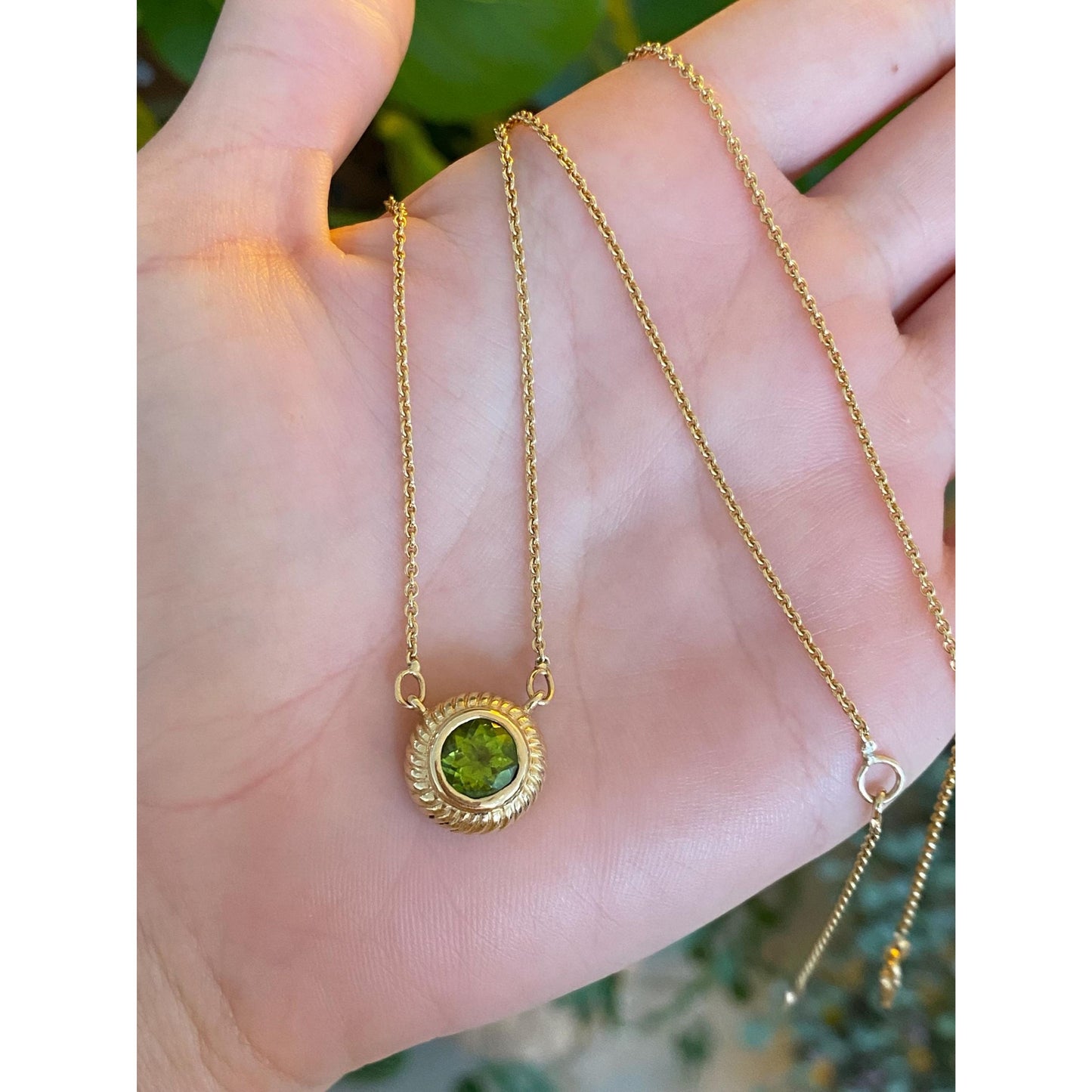Vintage Solid 14k Yellow Gold Peridot Rolo Chain Necklace - 19 inches
