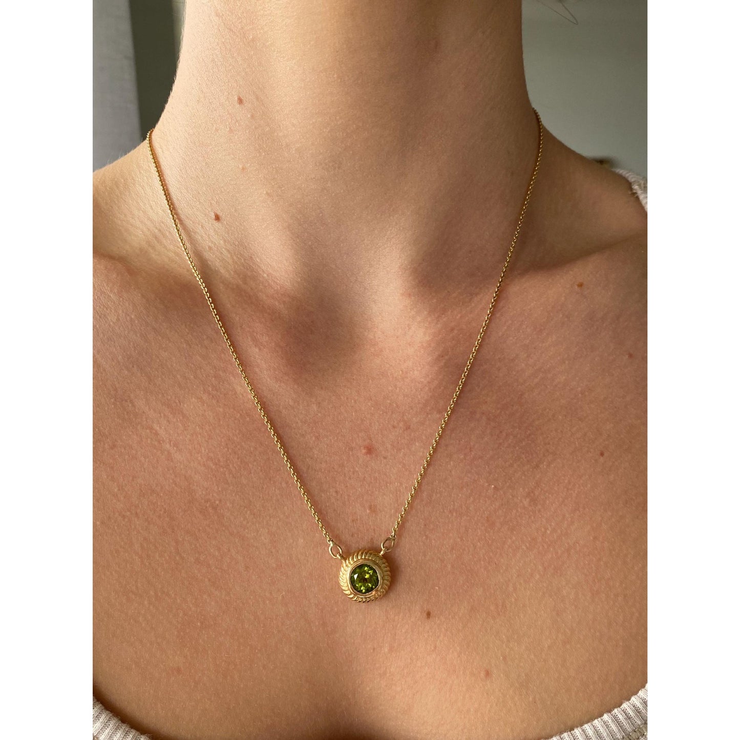 Vintage Solid 14k Yellow Gold Peridot Rolo Chain Necklace - 19 inches