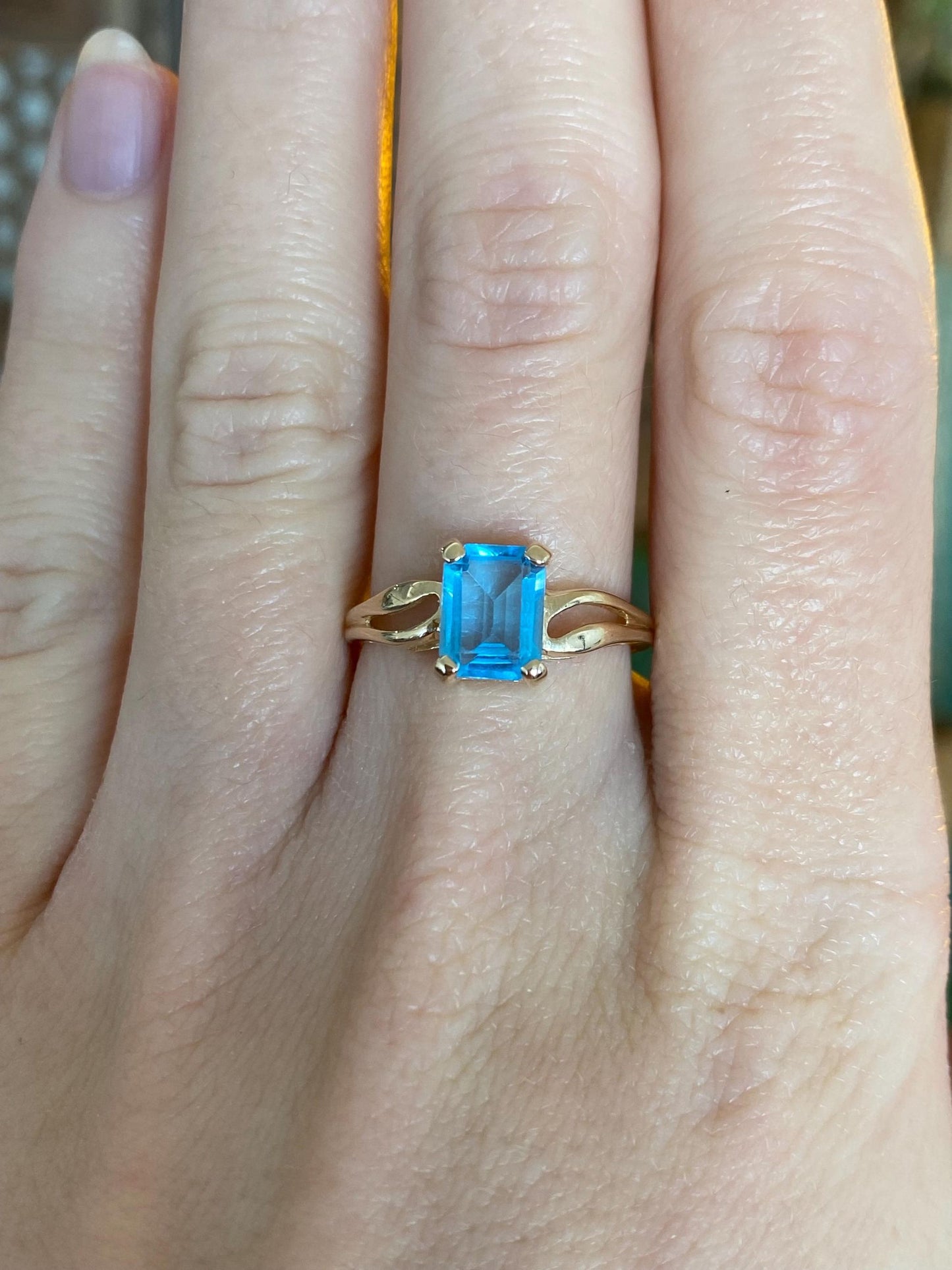 Vintage Solid 14k Yellow Gold Topaz Ring - Size 7.75