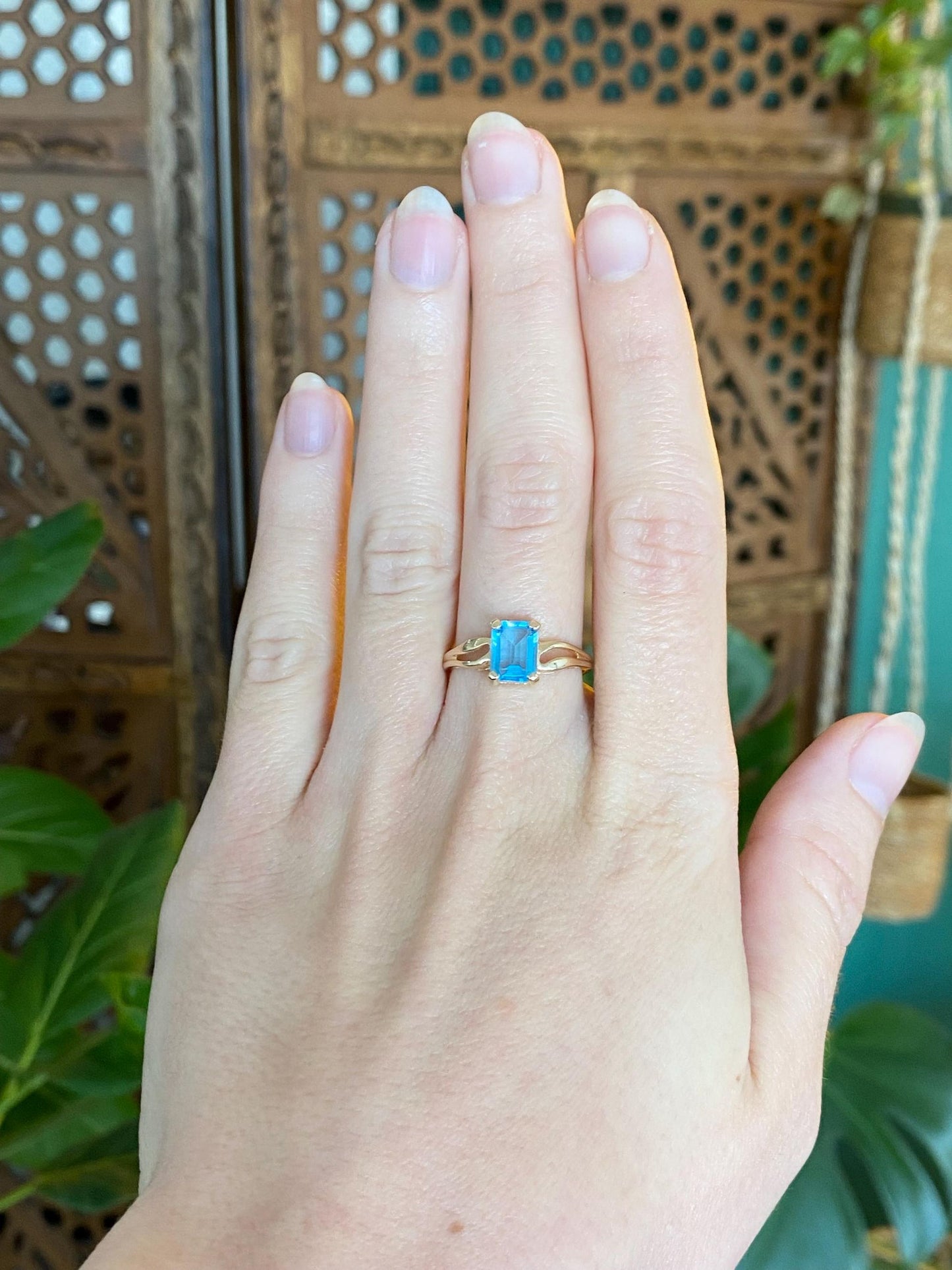 Vintage Solid 14k Yellow Gold Topaz Ring - Size 7.75