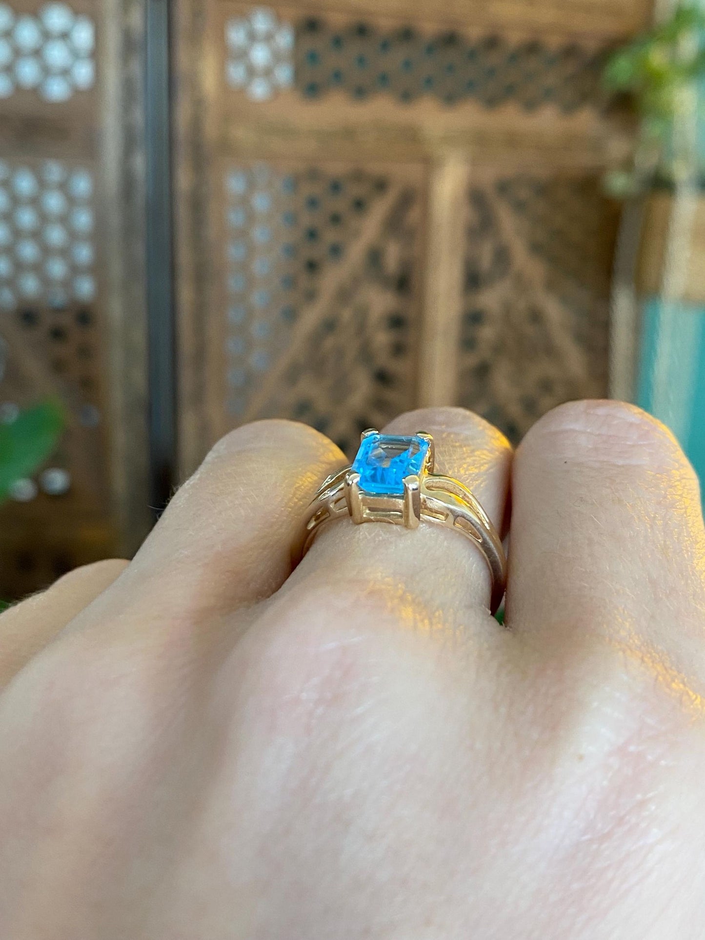 Vintage Solid 14k Yellow Gold Topaz Ring - Size 7.75