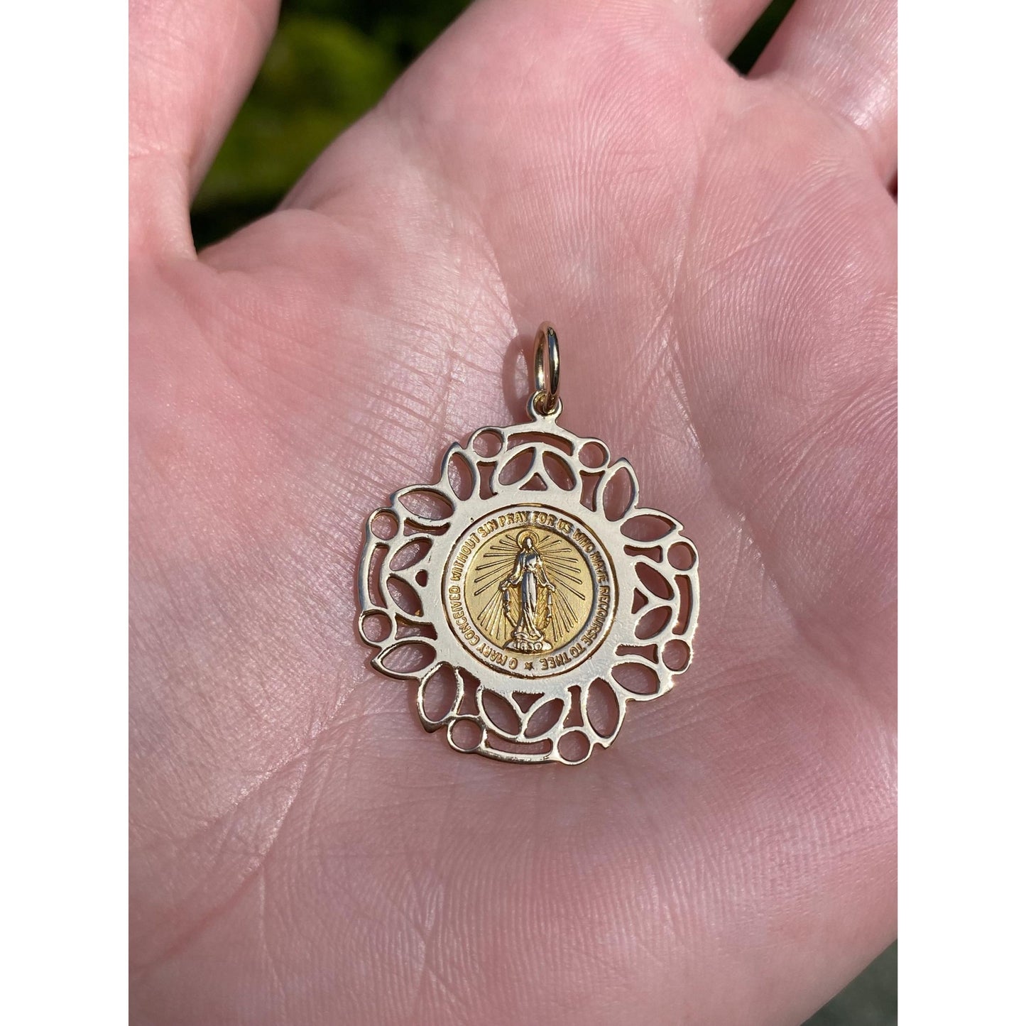 Vintage Solid 14k Yellow Gold Religious Charm