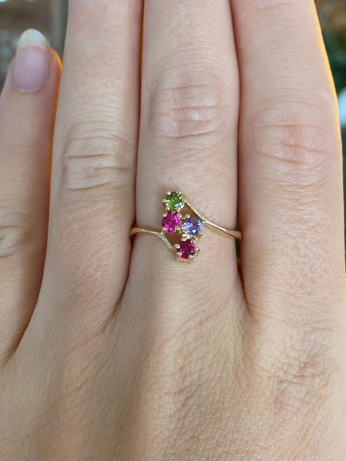 Solid 14k Yellow Gold Pink Sapphire Ruby Peridot Purple Iolite Ring - Size 7.5