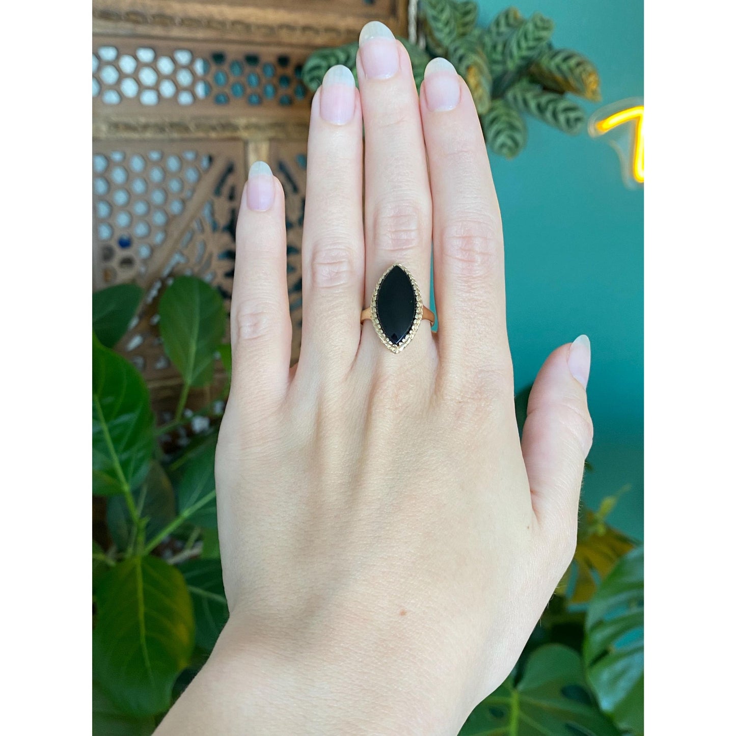 Vintage Solid 9k Yellow Gold Black Marquis Stone Ring - Size 7.75