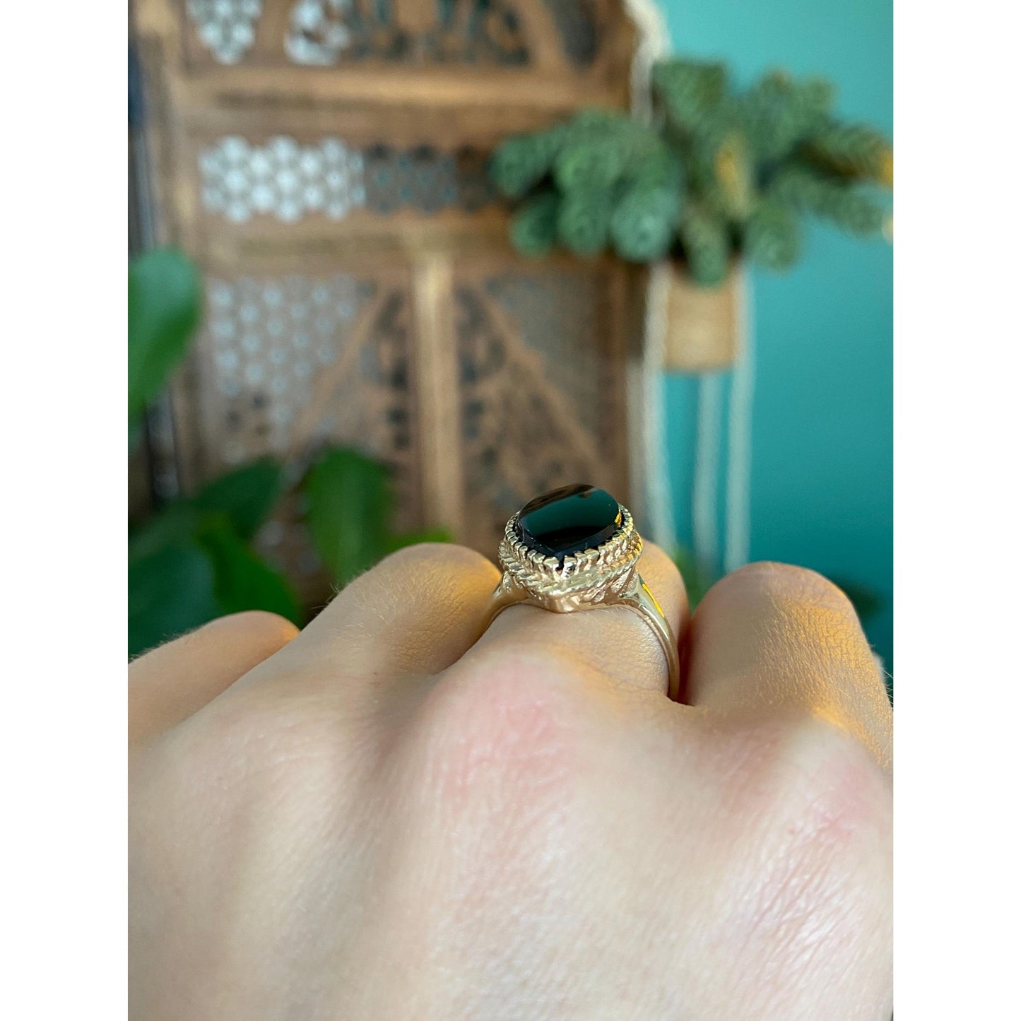 Vintage Solid 9k Yellow Gold Black Marquis Stone Ring - Size 7.75