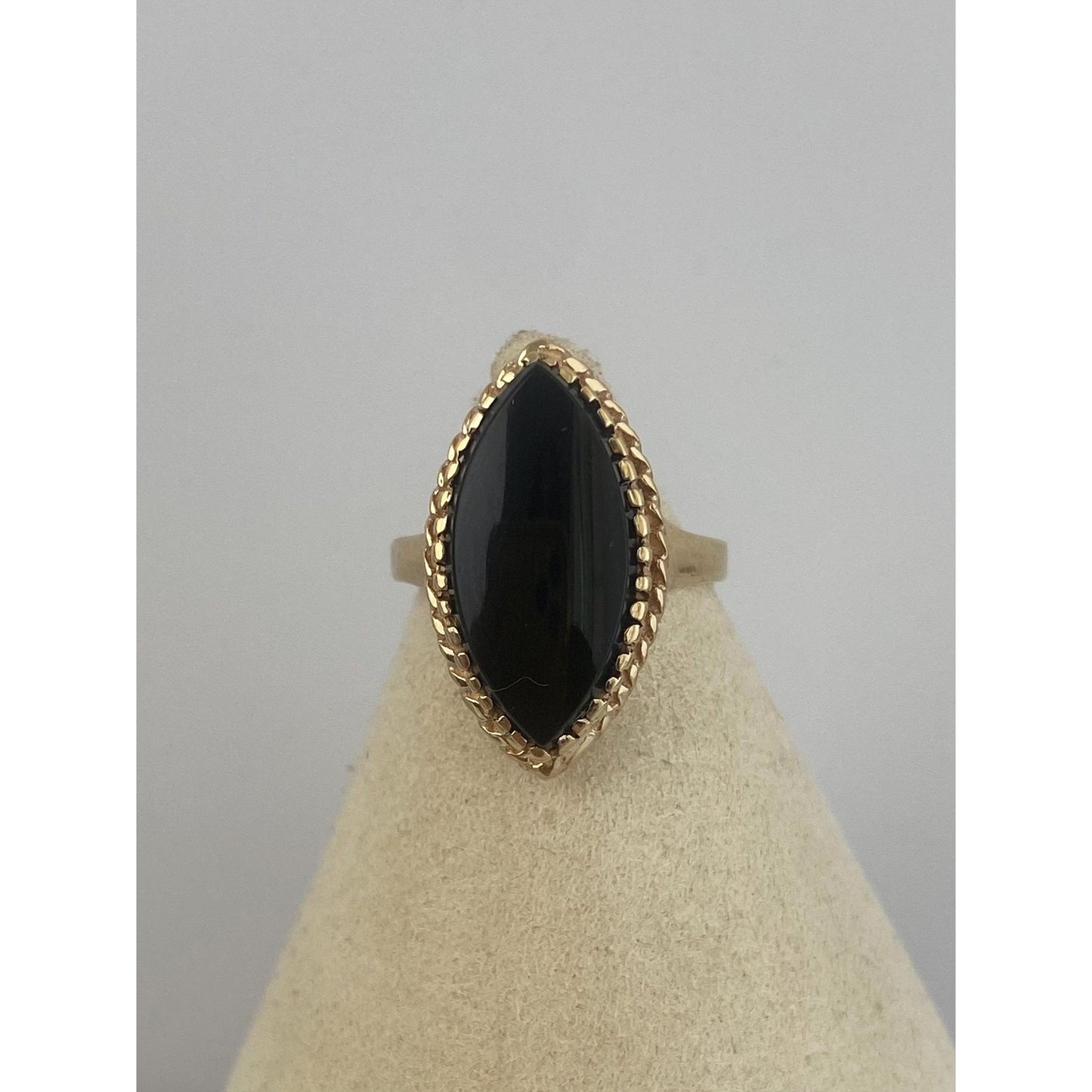 Vintage Solid 9k Yellow Gold Black Marquis Stone Ring - Size 7.75