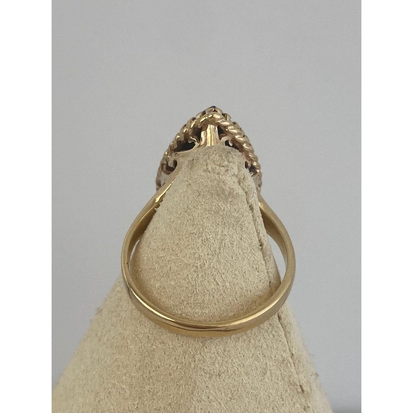 Vintage Solid 9k Yellow Gold Black Marquis Stone Ring - Size 7.75