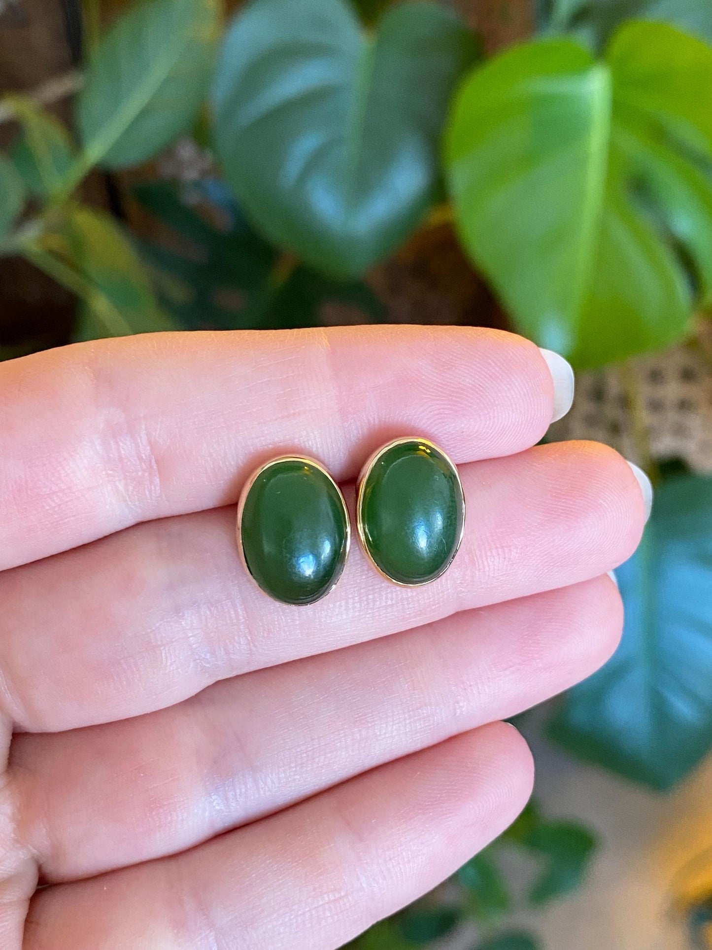 Vintage Solid 14k Yellow Gold Nephrite Drop Earrings