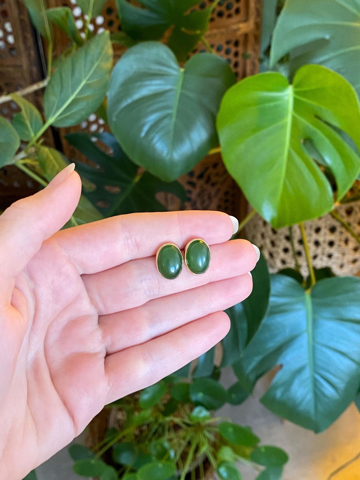 Vintage Solid 14k Yellow Gold Nephrite Drop Earrings