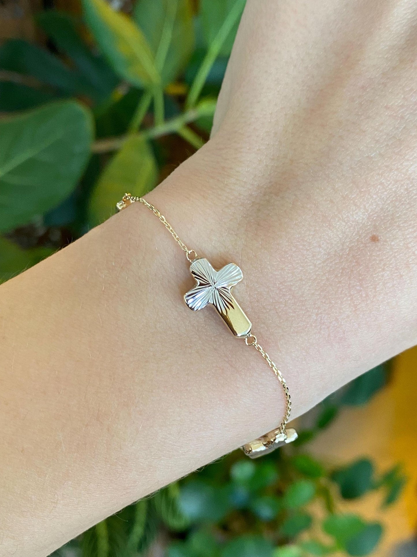 Vintage 10k White & Yellow Gold Cross Dainty Biker Link Chain Bracelet - 8 inches