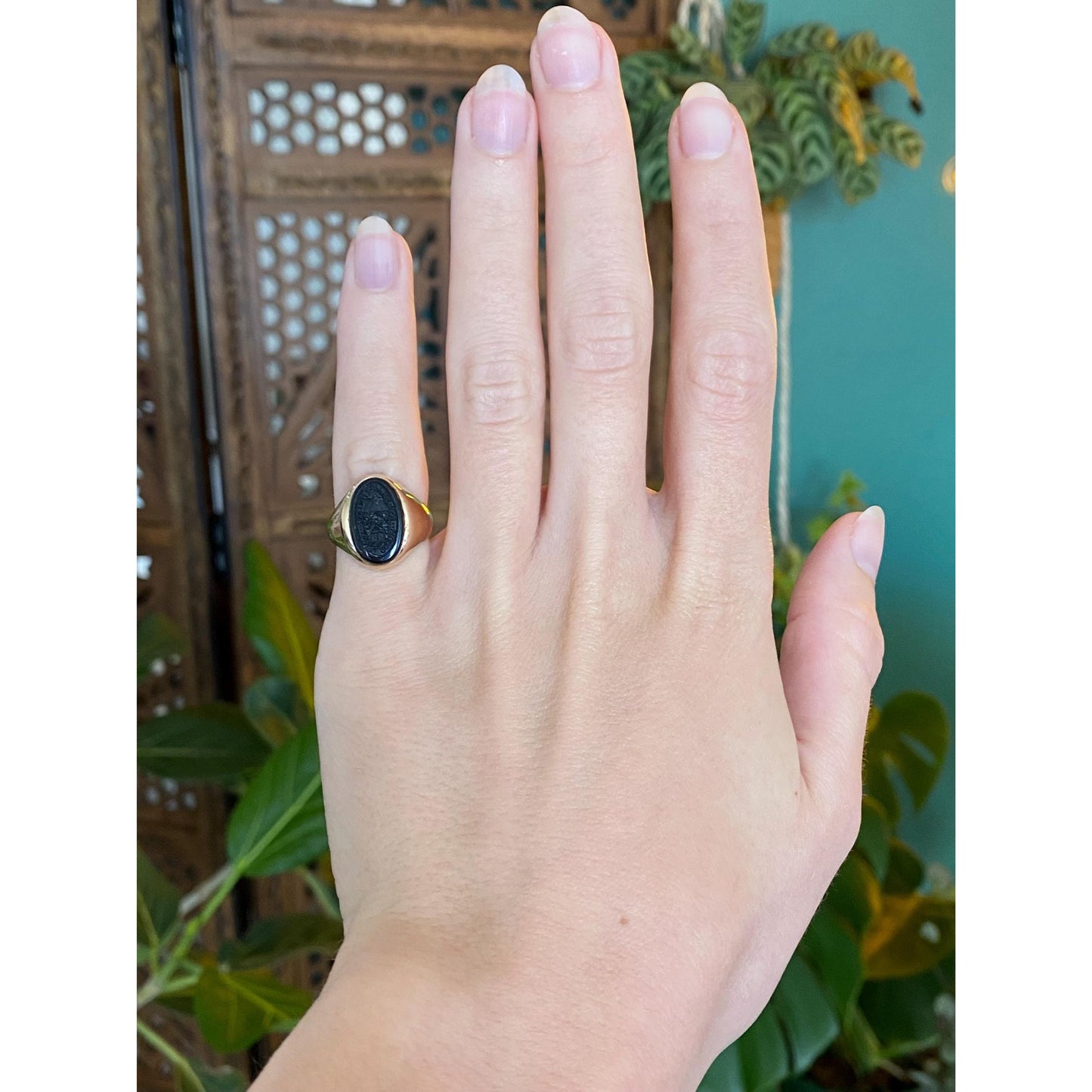 Vintage Solid 10k Yellow Gold Carved Class Signet Ring - Size 4