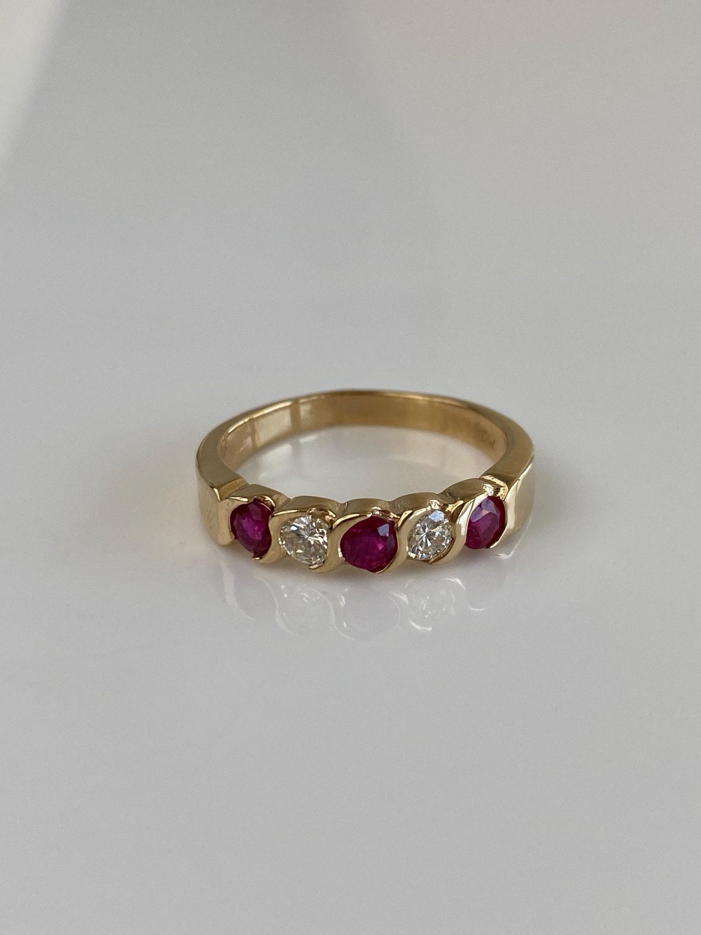 Vintage Solid 14k Yellow Gold Ruby Diamond Ring Band - Size 8.75