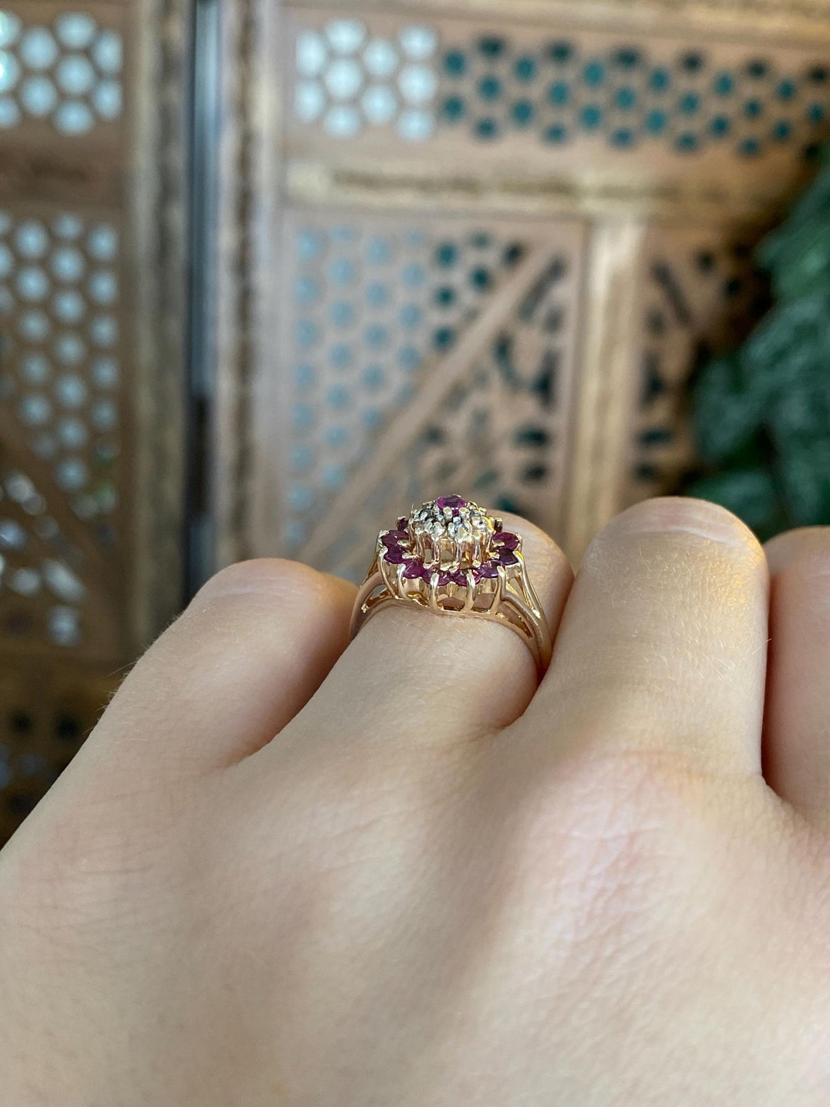 Vintage Solid 10k Yellow Gold Pink Sapphire Diamonds Cluster Ring - Size 6.25