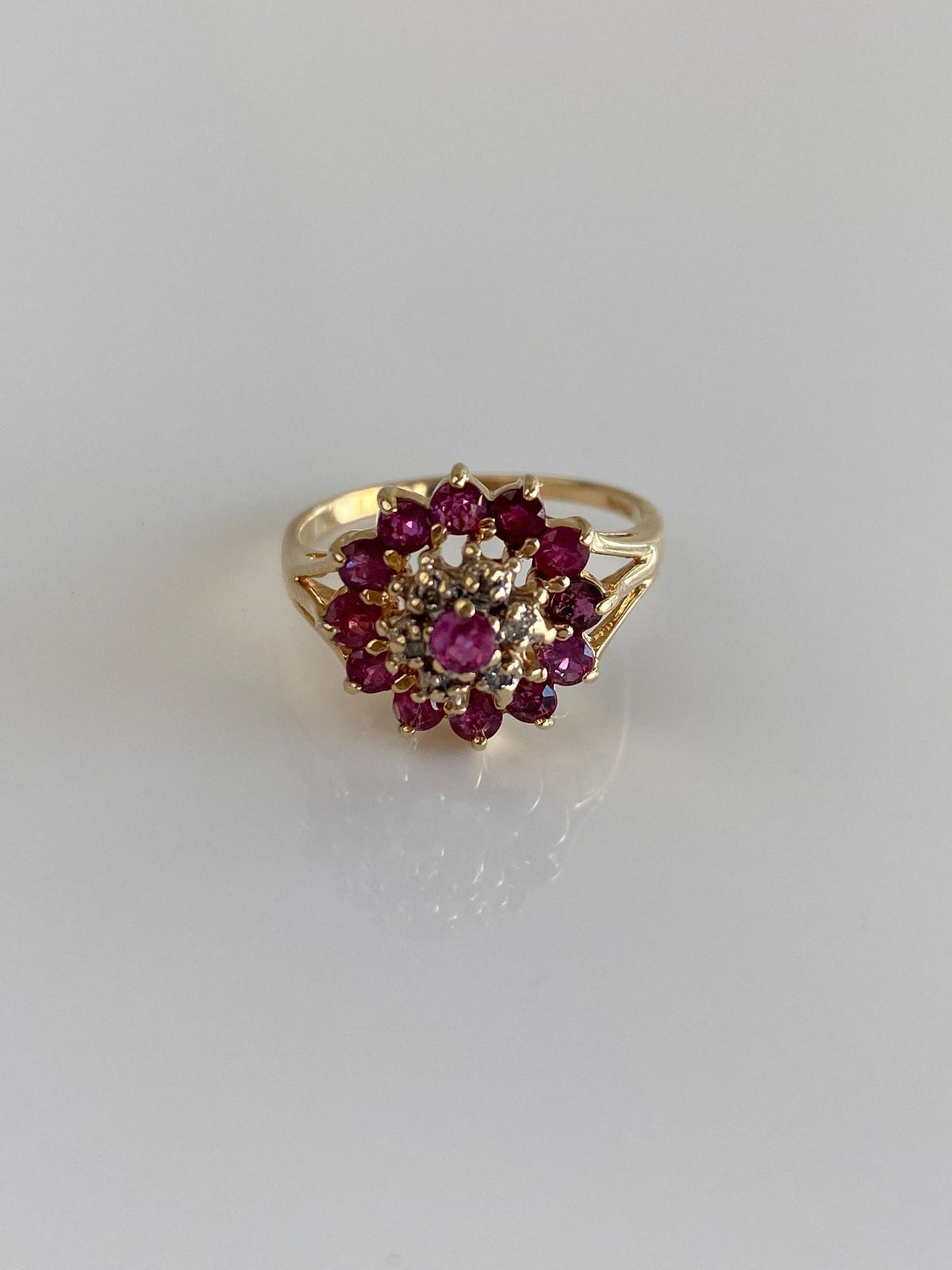 Vintage Solid 10k Yellow Gold Pink Sapphire Diamonds Cluster Ring - Size 6.25