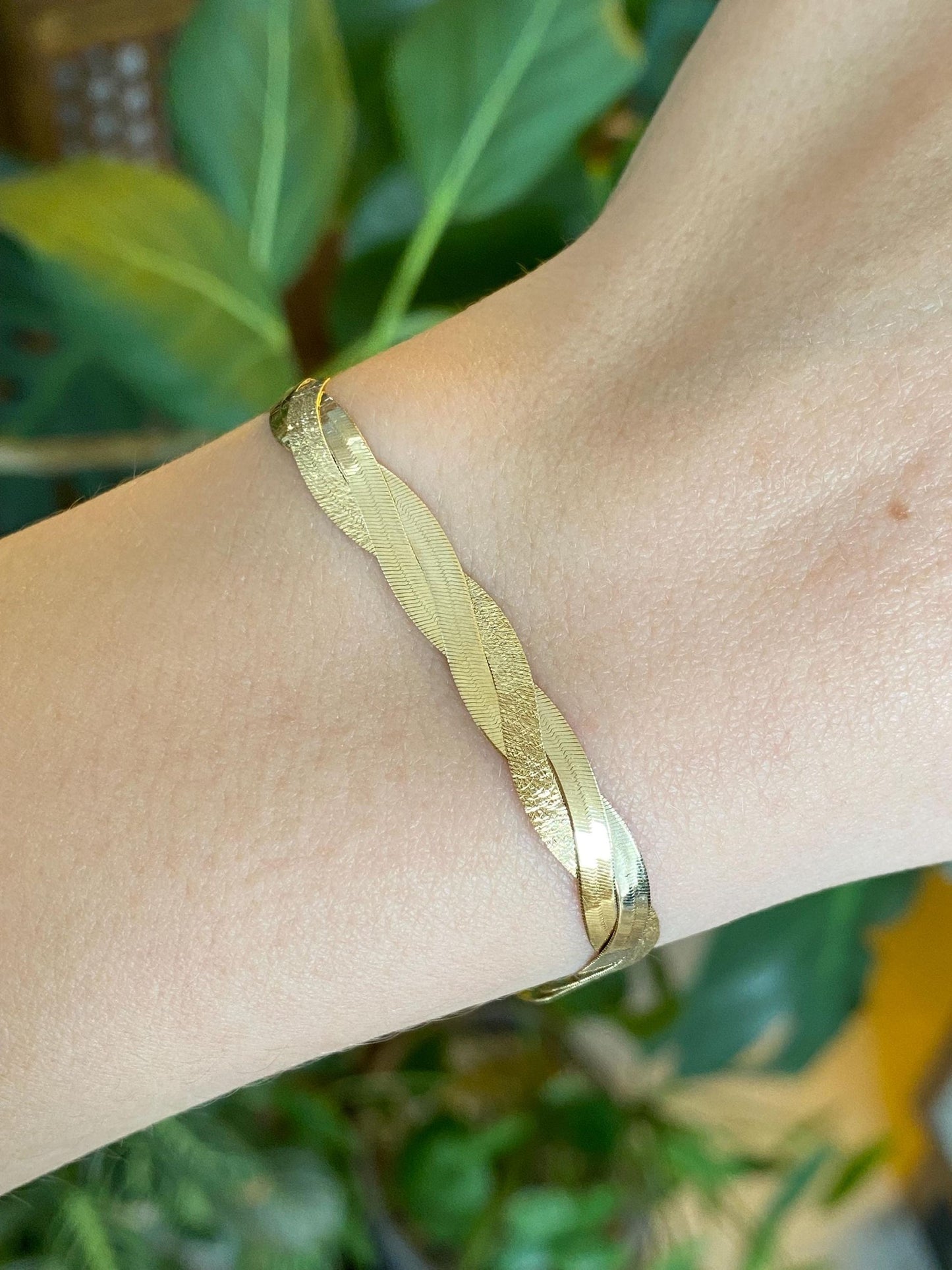 Vintage Solid 14k Yellow Gold Twisted Herringbone Chain Bracelet - 7 inches