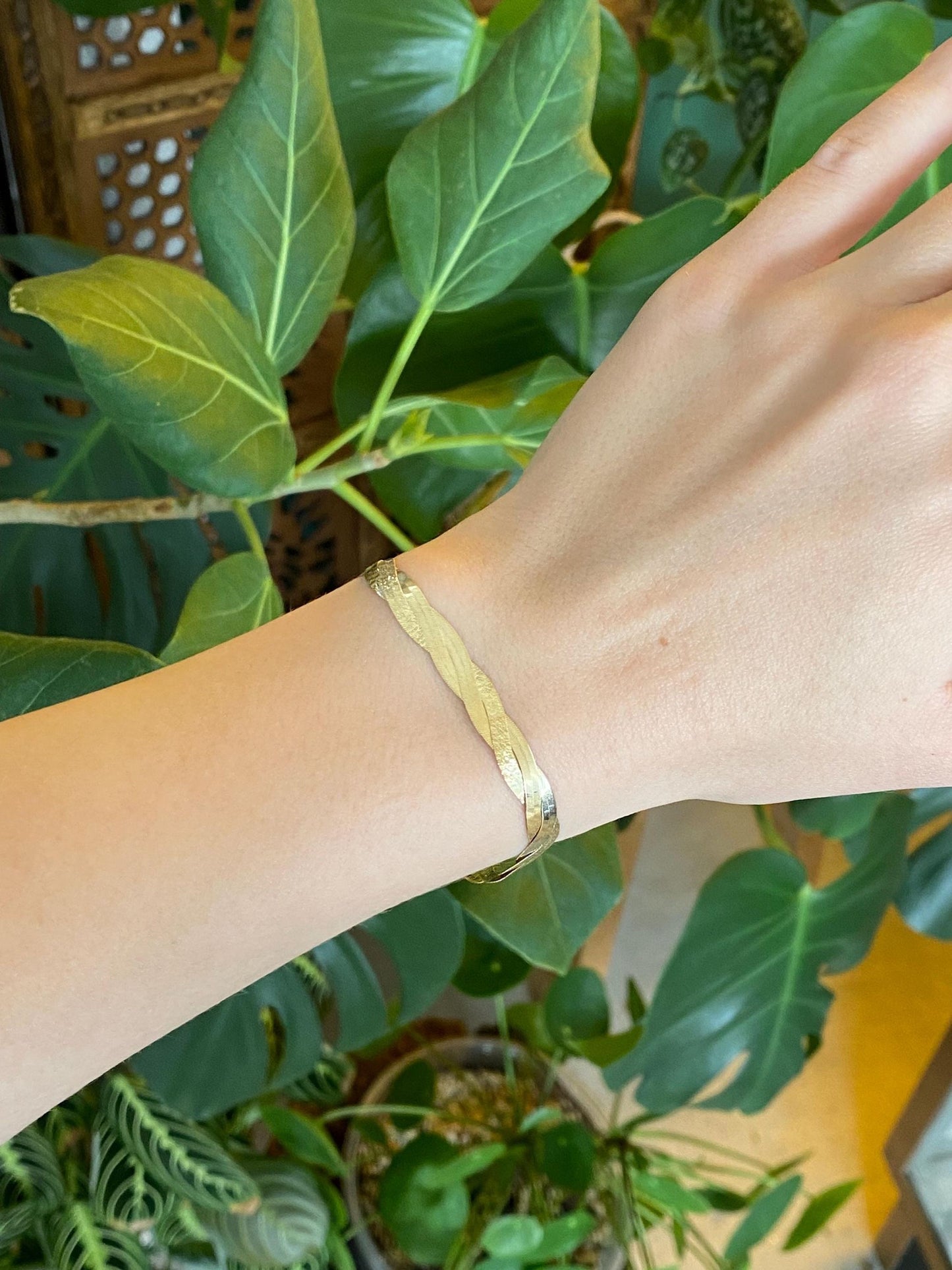 Vintage Solid 14k Yellow Gold Twisted Herringbone Chain Bracelet - 7 inches