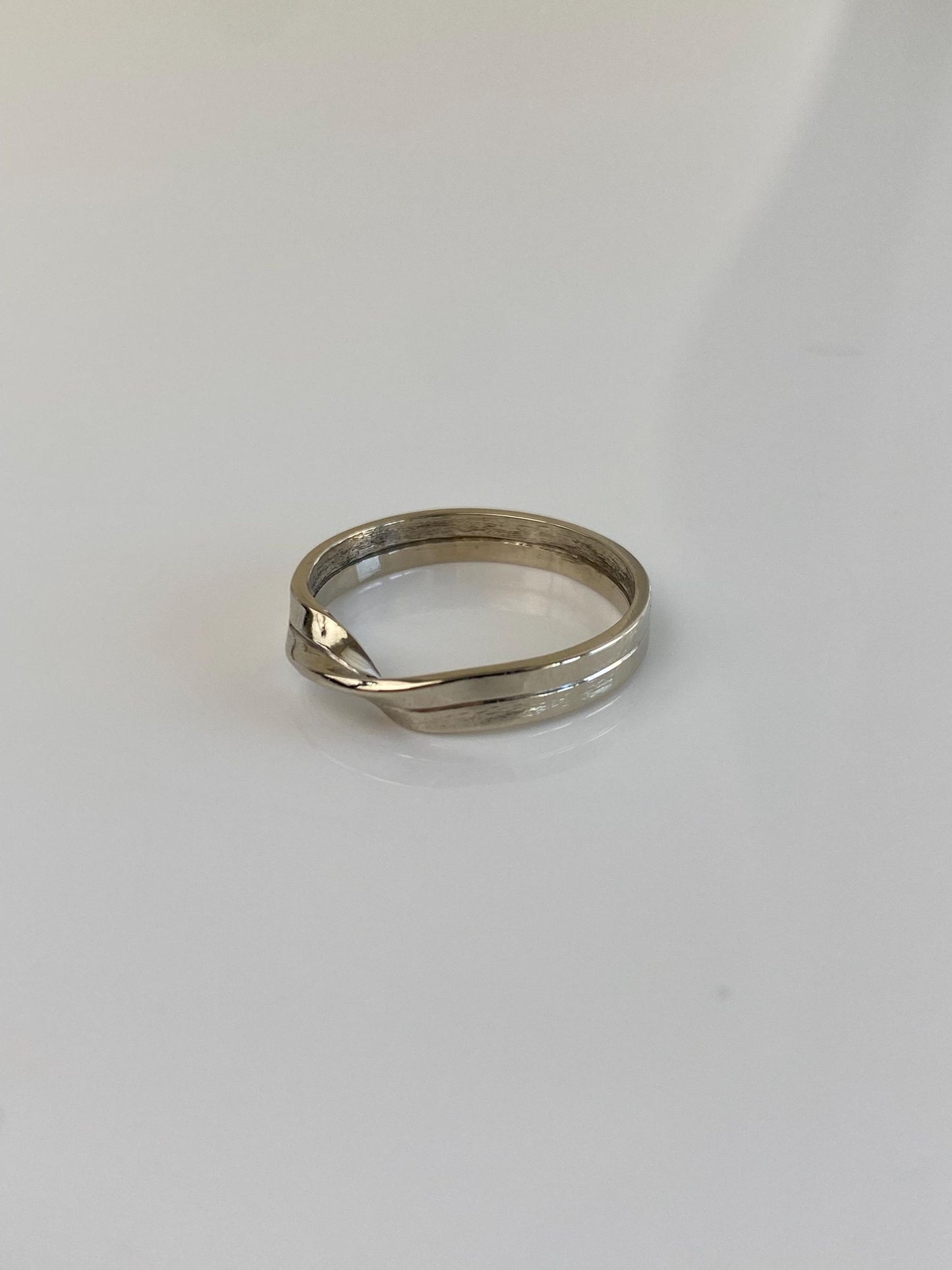 Vintage Solid 14k White Gold Twist Ring Band - Size 4.5