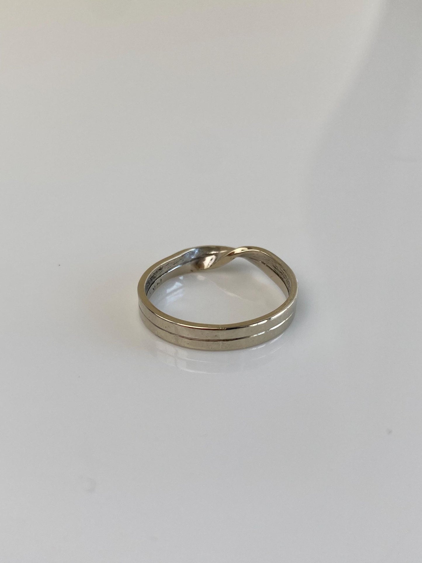 Vintage Solid 14k White Gold Twist Ring Band - Size 4.5