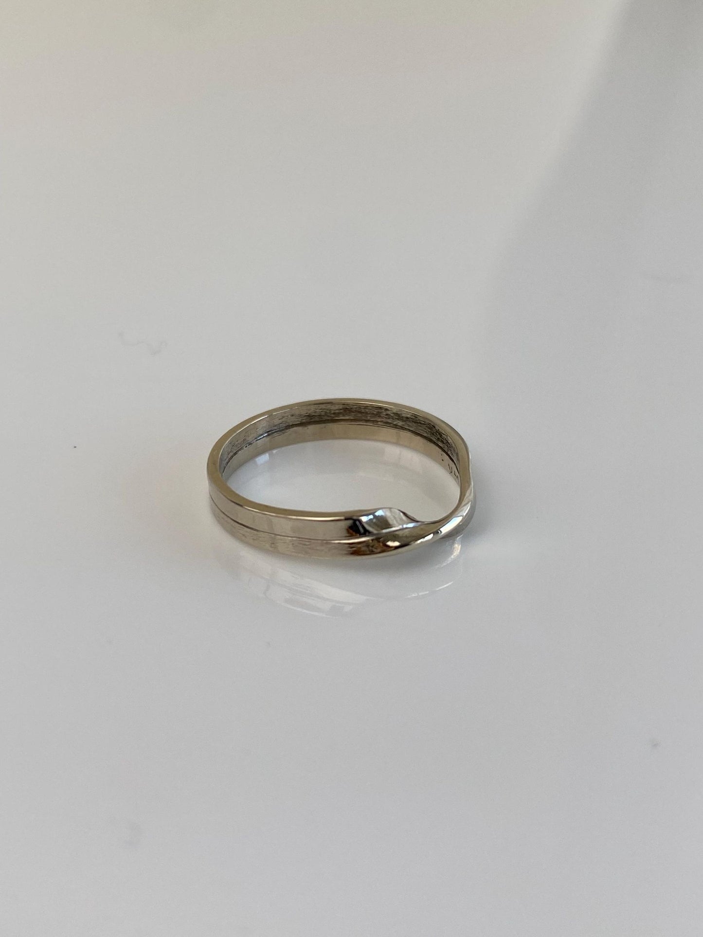 Vintage Solid 14k White Gold Twist Ring Band - Size 4.5