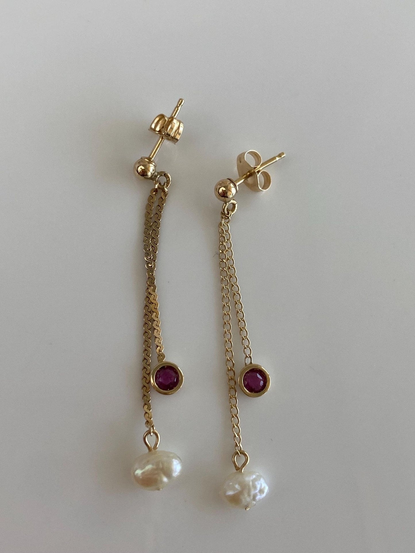 Solid 14k Yellow Gold Pink Sapphire Pearl Serpentine & Curb Chain Dangle Stud Earrings