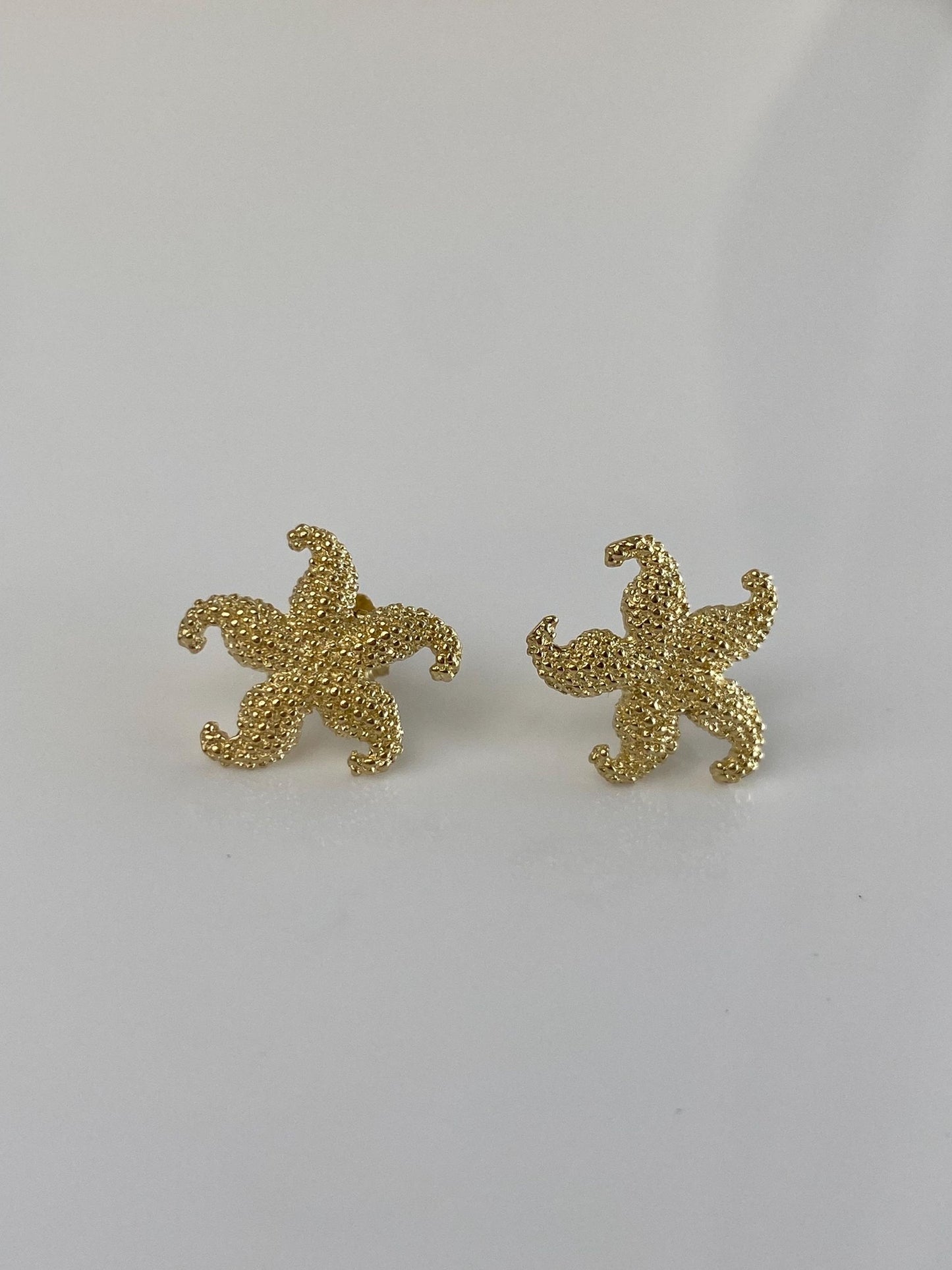 Vintage Solid 14k Yellow Gold Starfish Stud Earrings