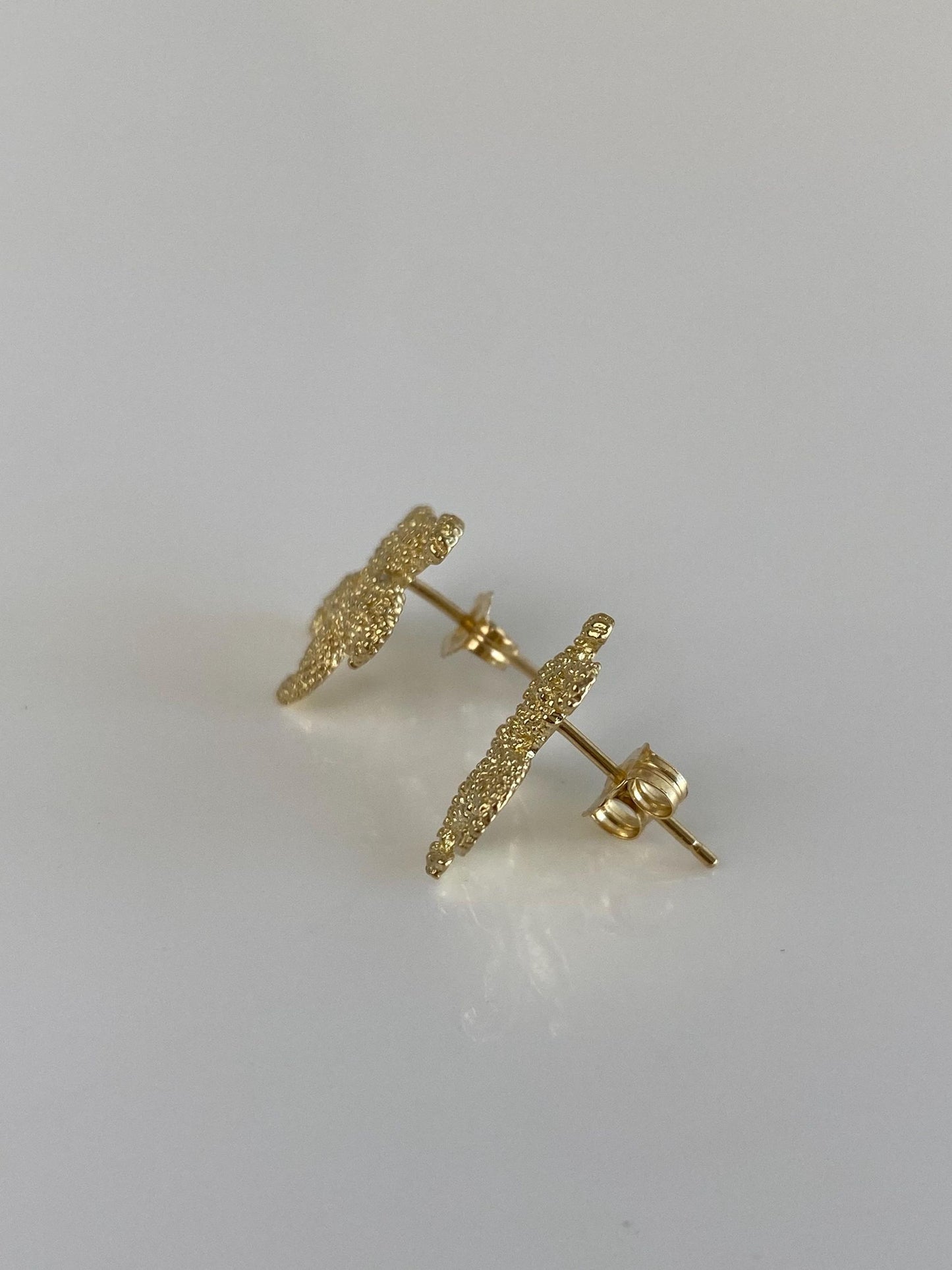 Vintage Solid 14k Yellow Gold Starfish Stud Earrings