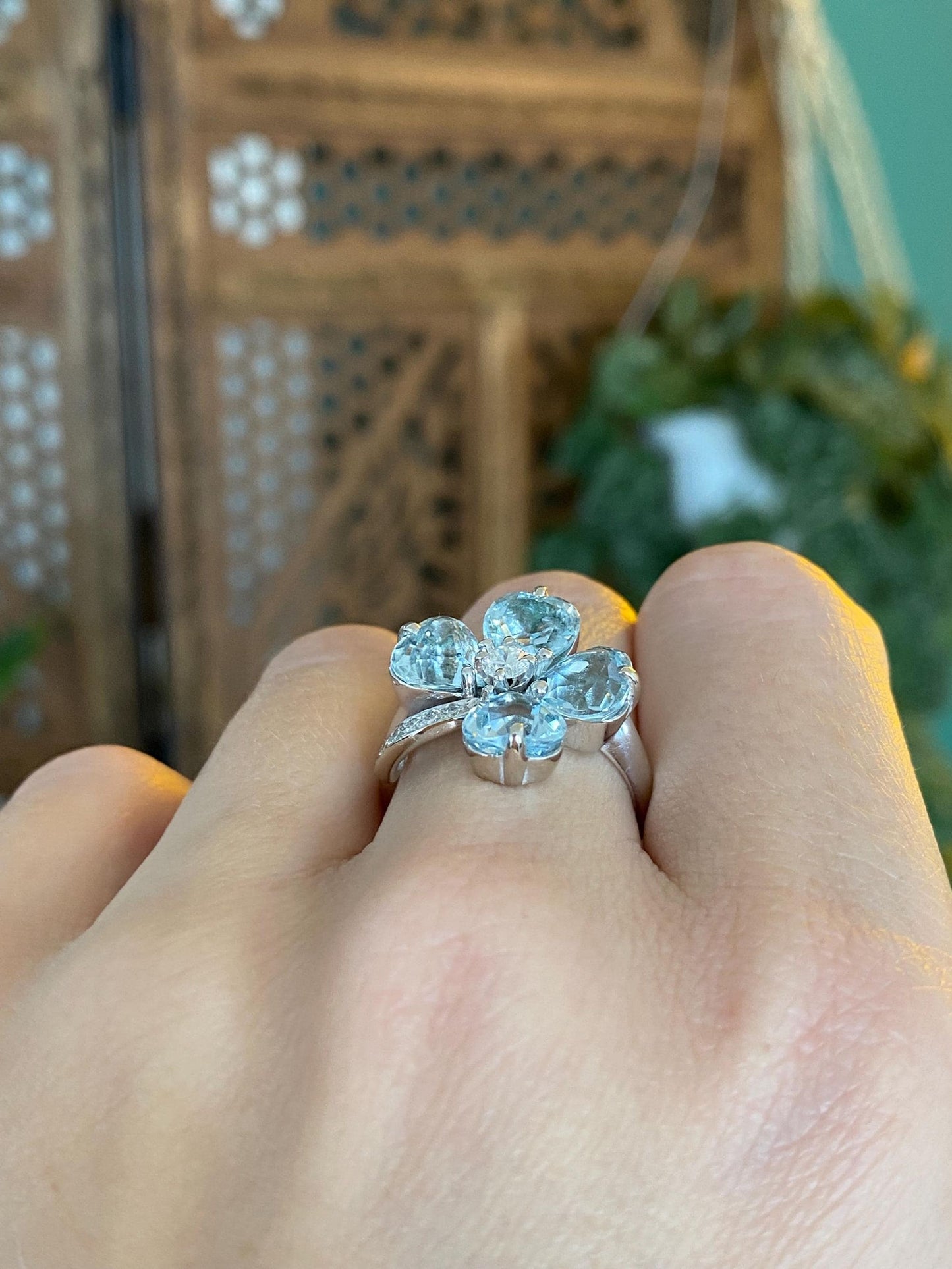 Vintage Solid 14k White Gold Aquamarine Diamond Clover Ring - Size 7