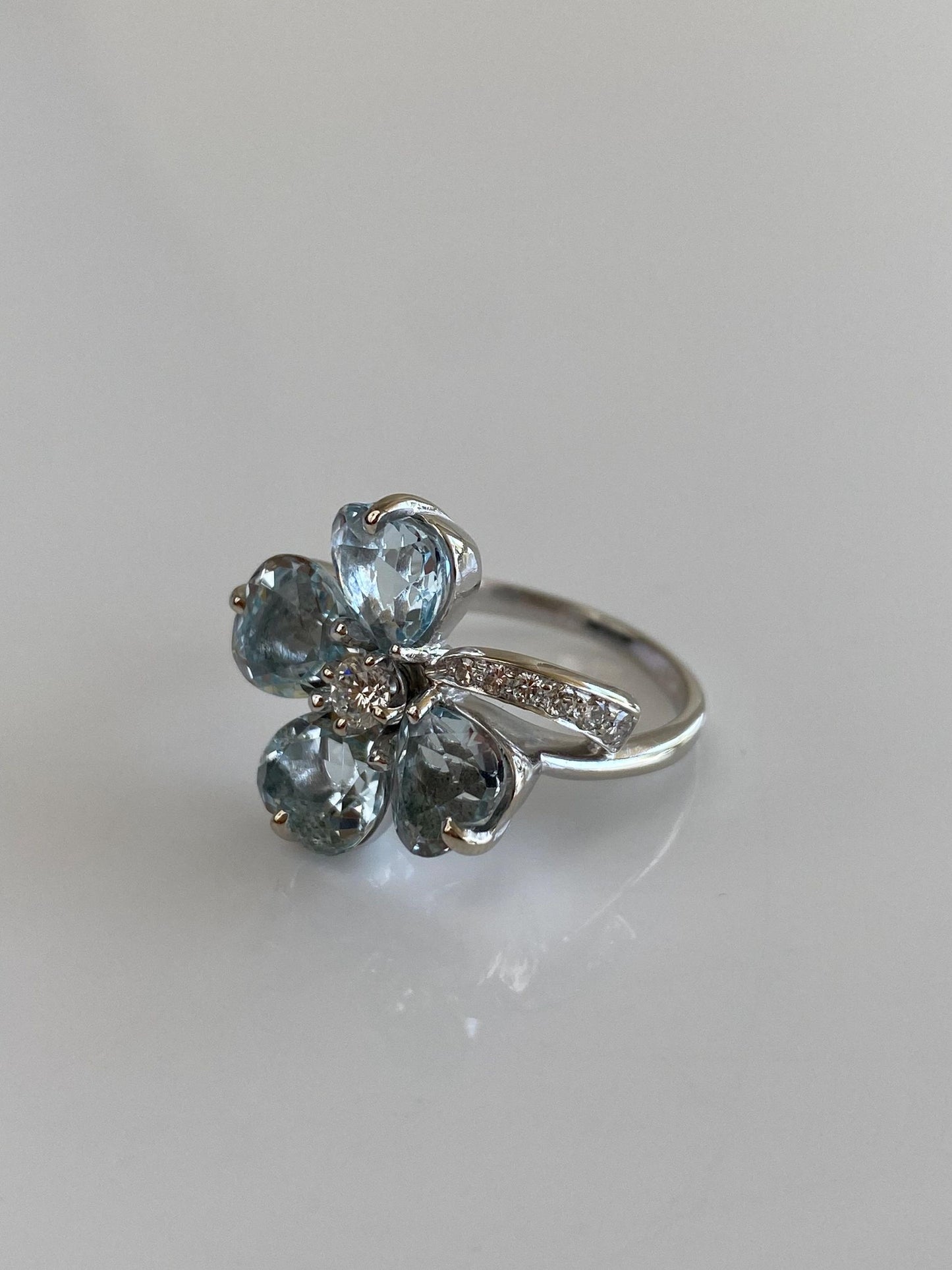 Vintage Solid 14k White Gold Aquamarine Diamond Clover Ring - Size 7