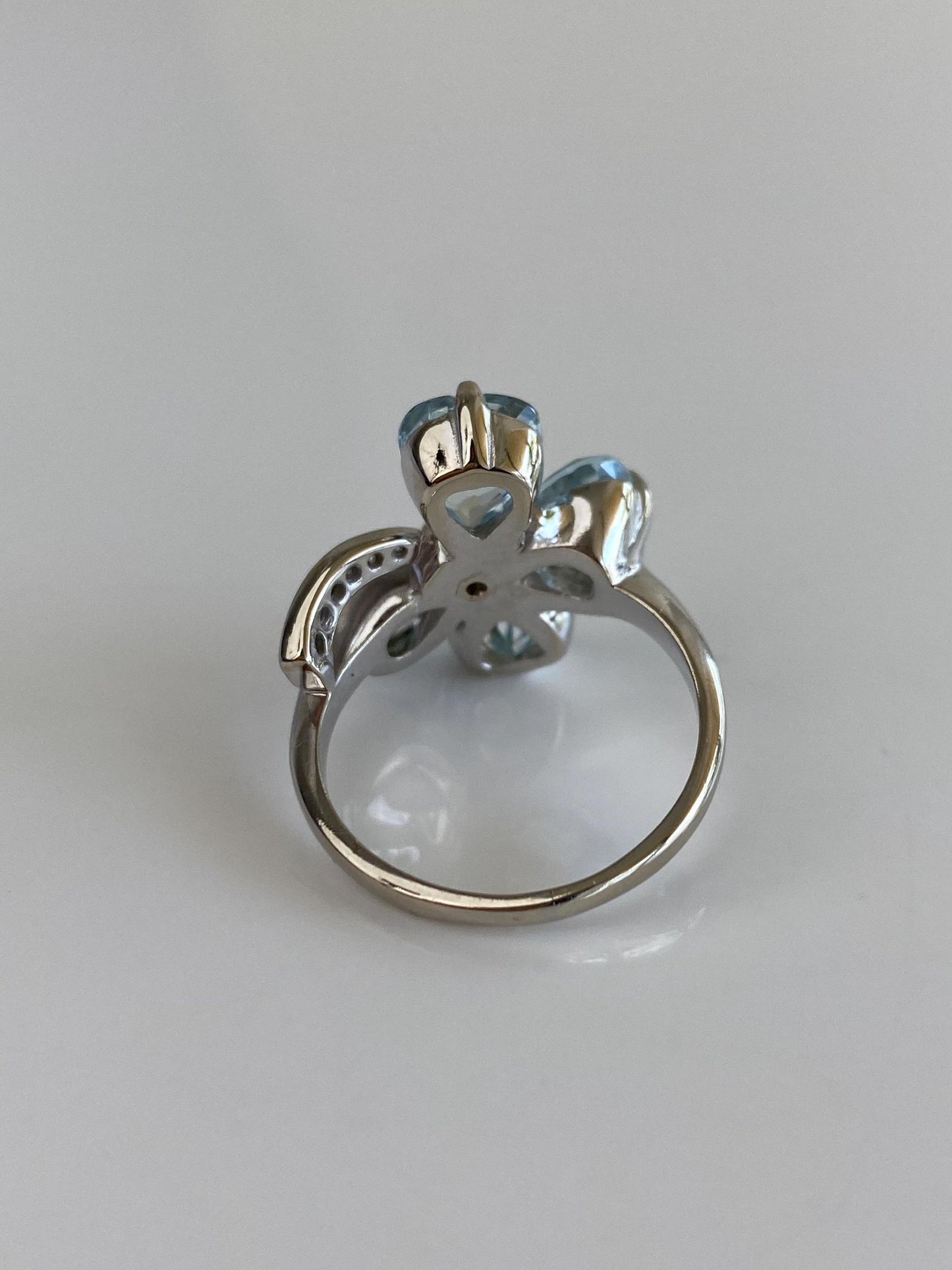 Vintage Solid 14k White Gold Aquamarine Diamond Clover Ring - Size 7