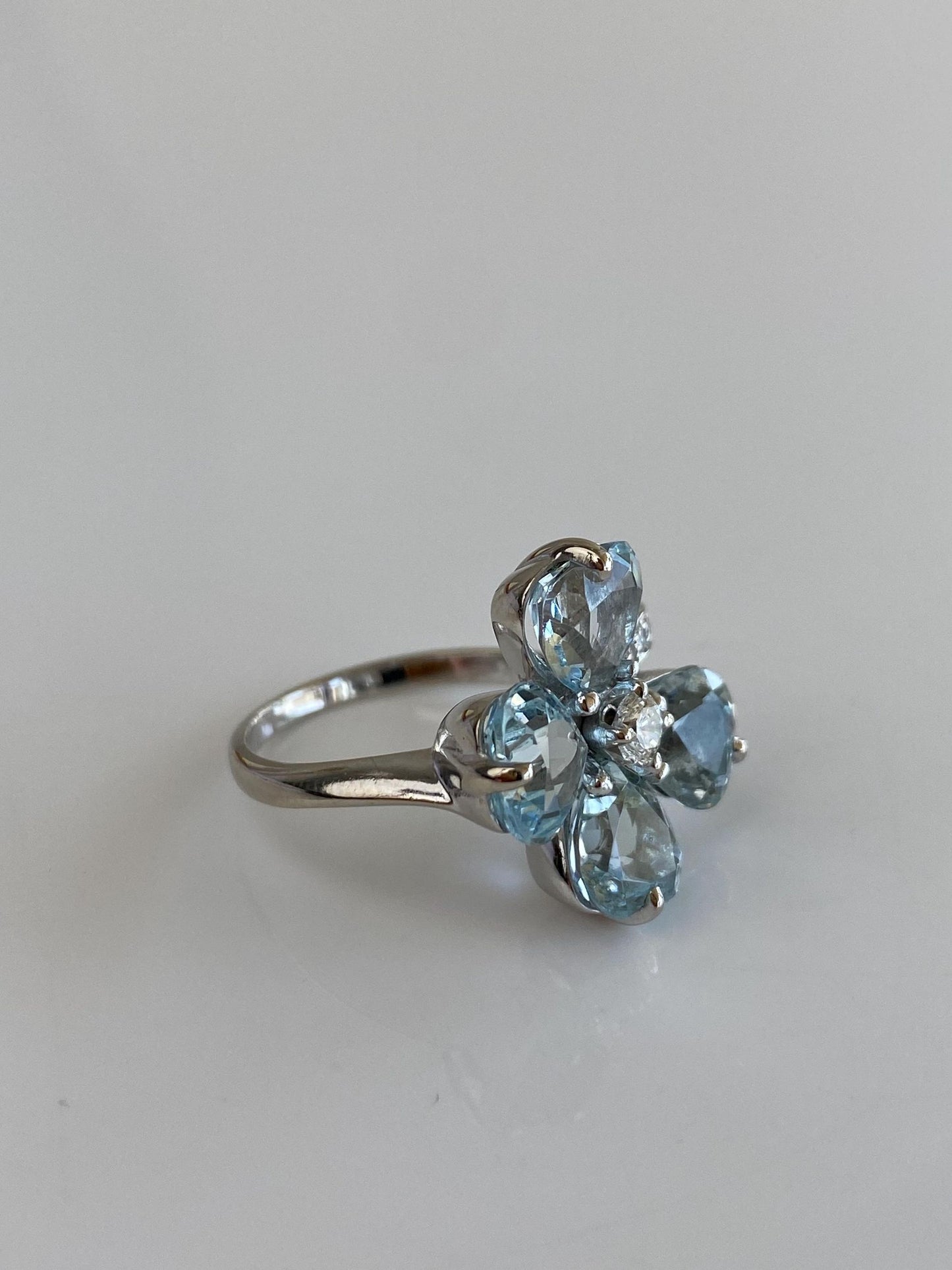 Vintage Solid 14k White Gold Aquamarine Diamond Clover Ring - Size 7