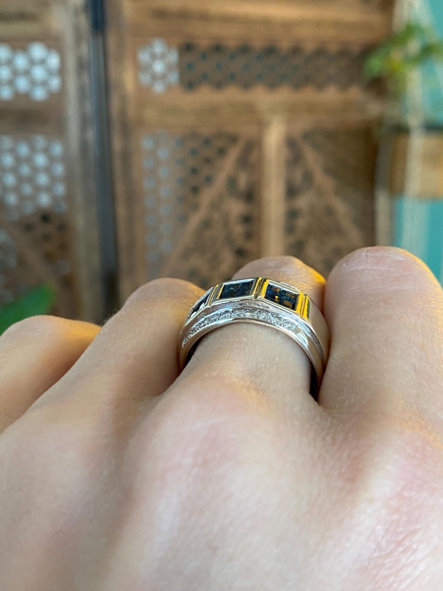 Vintage Solid 18k White Gold Blue Sapphire Diamond Ring Band - Size 7.75