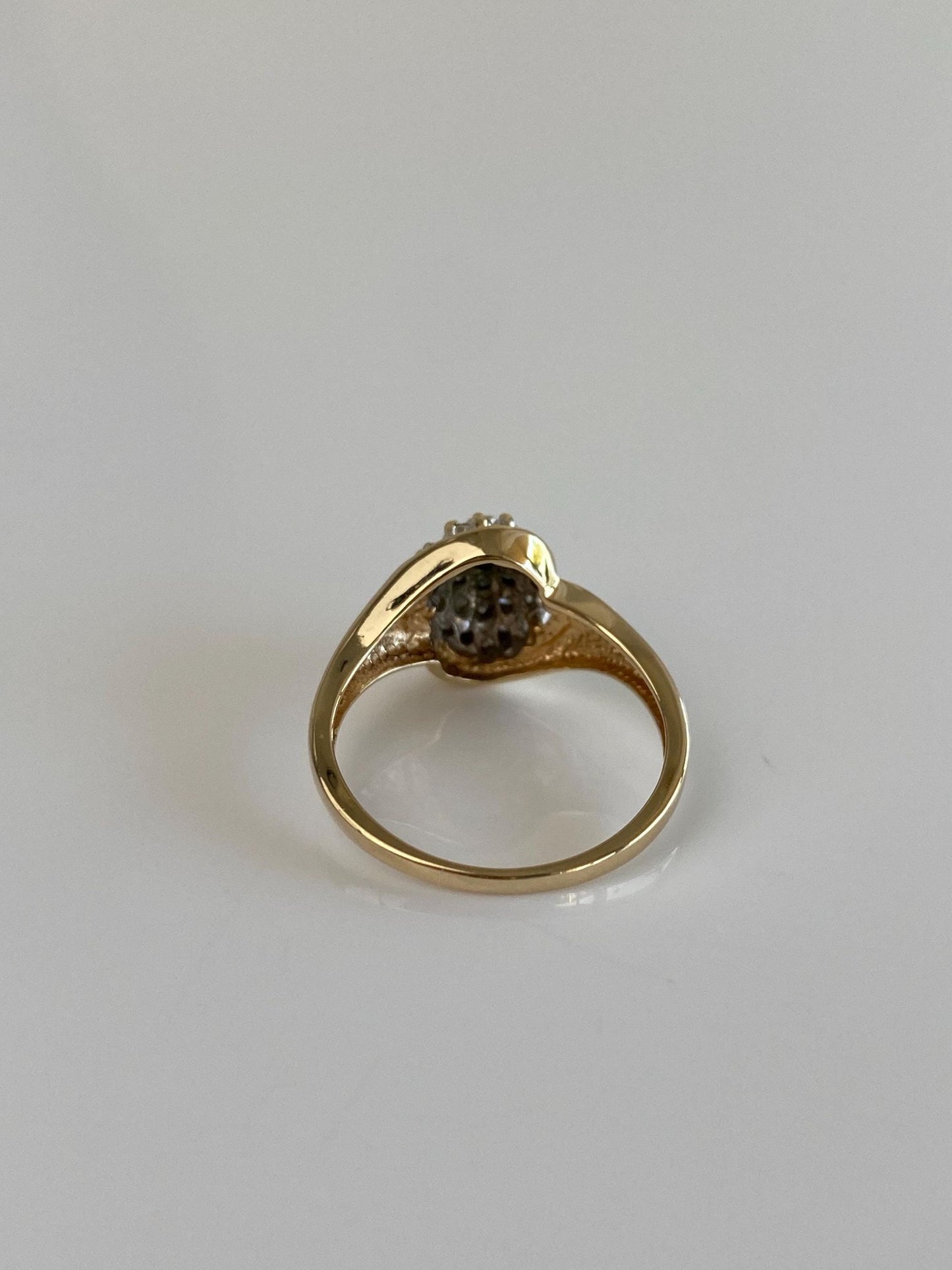 Vintage Solid 10k Yellow Gold Diamond Cluster Ring - Size 6.75