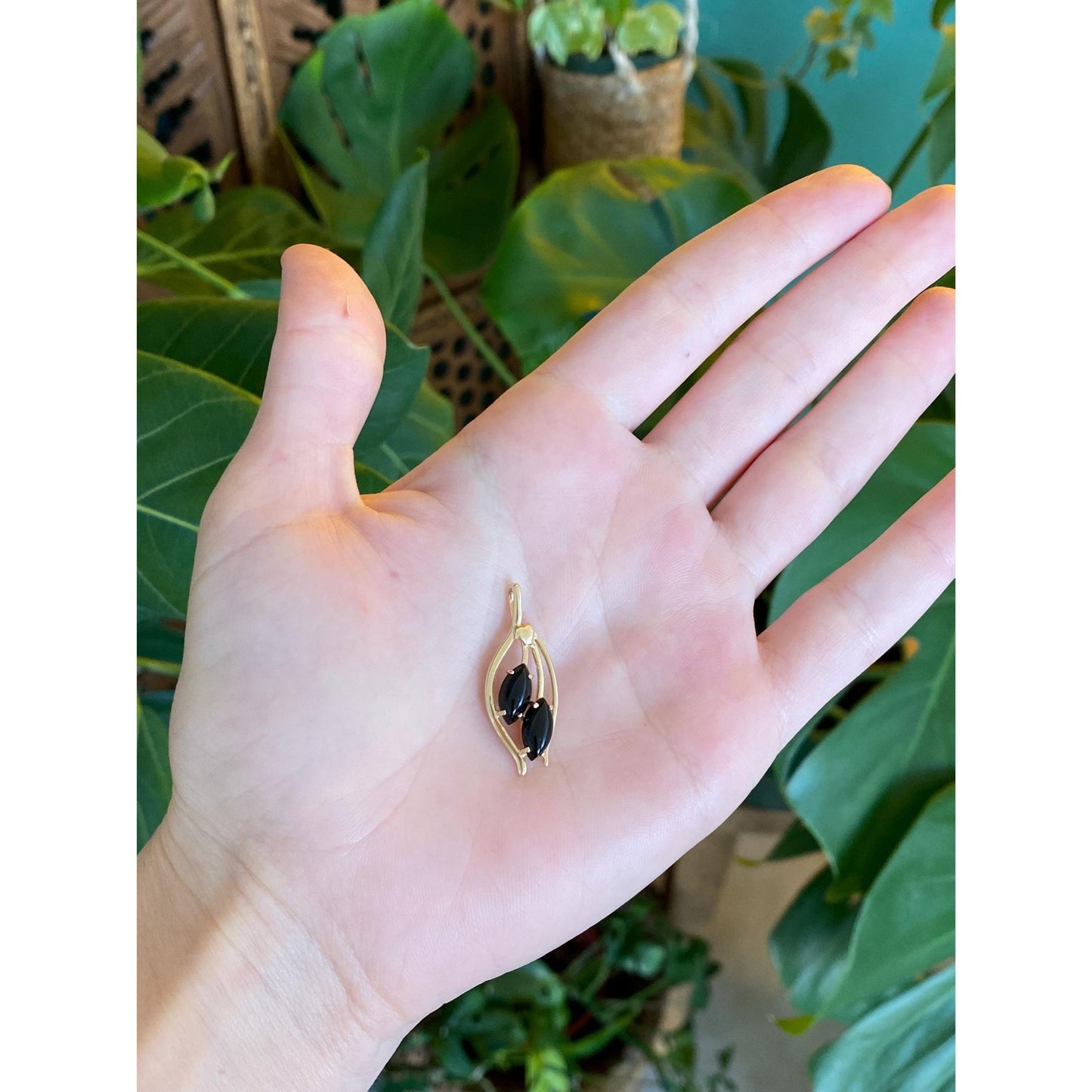 Vintage Solid 14k Yellow Gold Black Onyx Charm