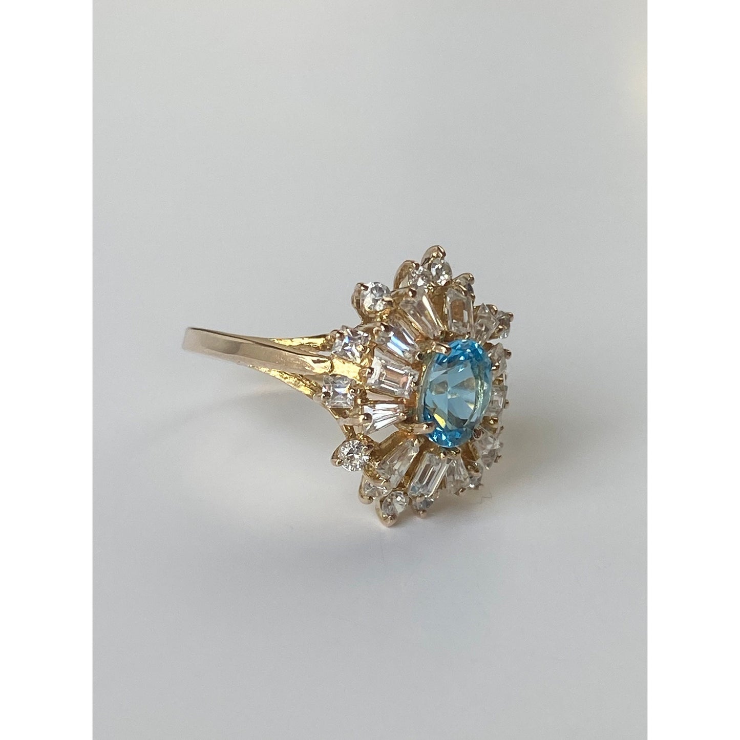 Vintage Solid 10k Aquamarine Clear Cubic Zirconia Halo Ring - Size 7.75