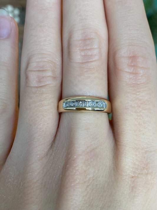 Vintage Solid 14k Yellow Gold Diamond Chip Ring Band - Size 6.25