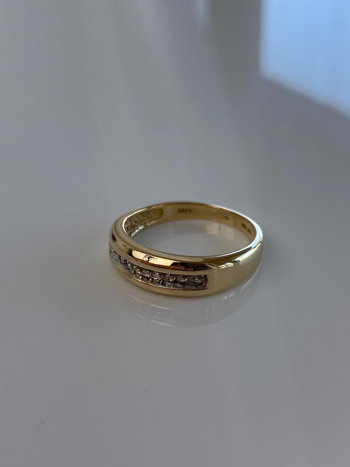 Vintage Solid 14k Yellow Gold Diamond Chip Ring Band - Size 6.25