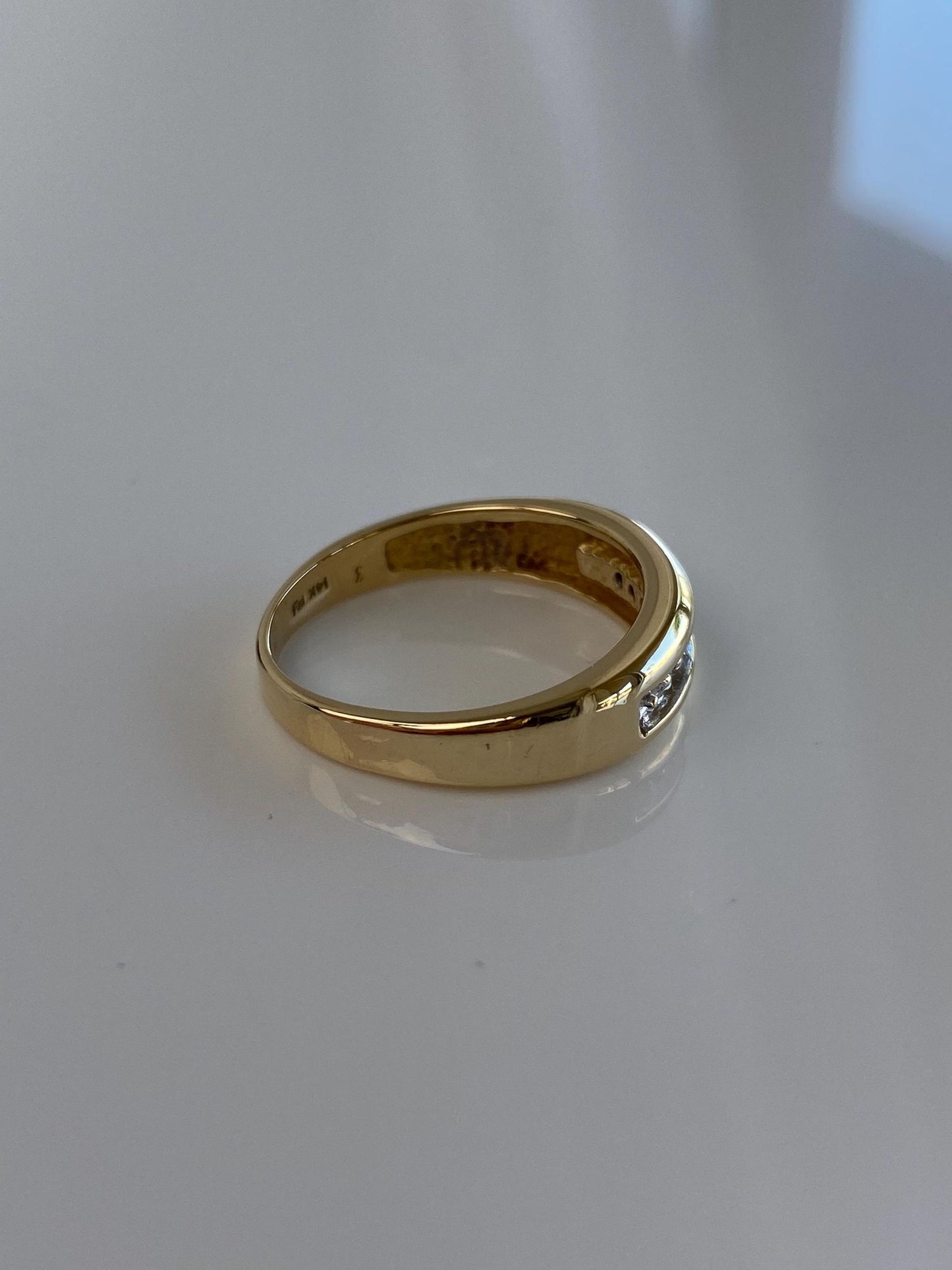 Vintage Solid 14k Yellow Gold Diamond Chip Ring Band - Size 6.25