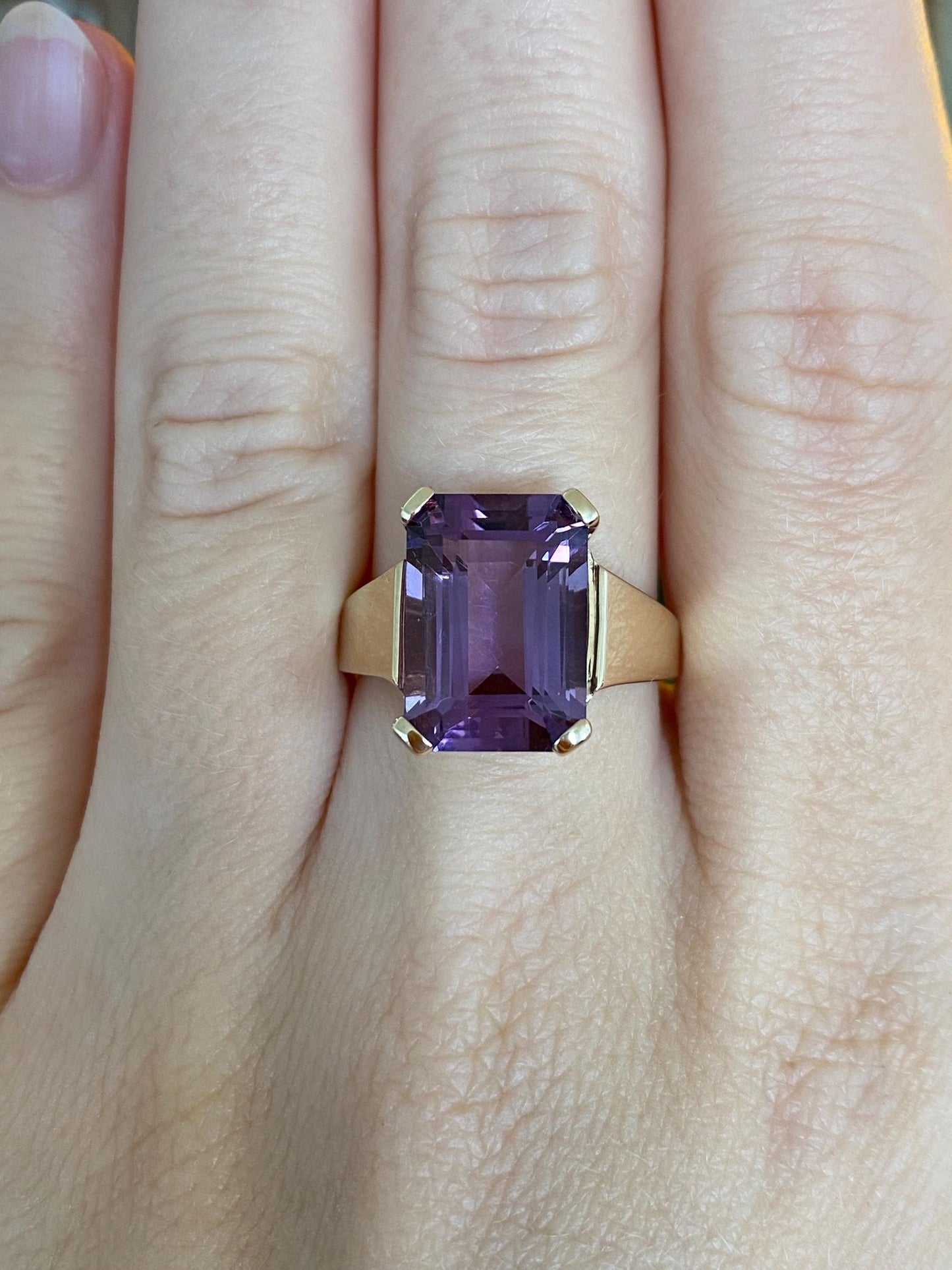 Vintage Solid 10k Yellow Gold Amethyst Ring - Size 7.5