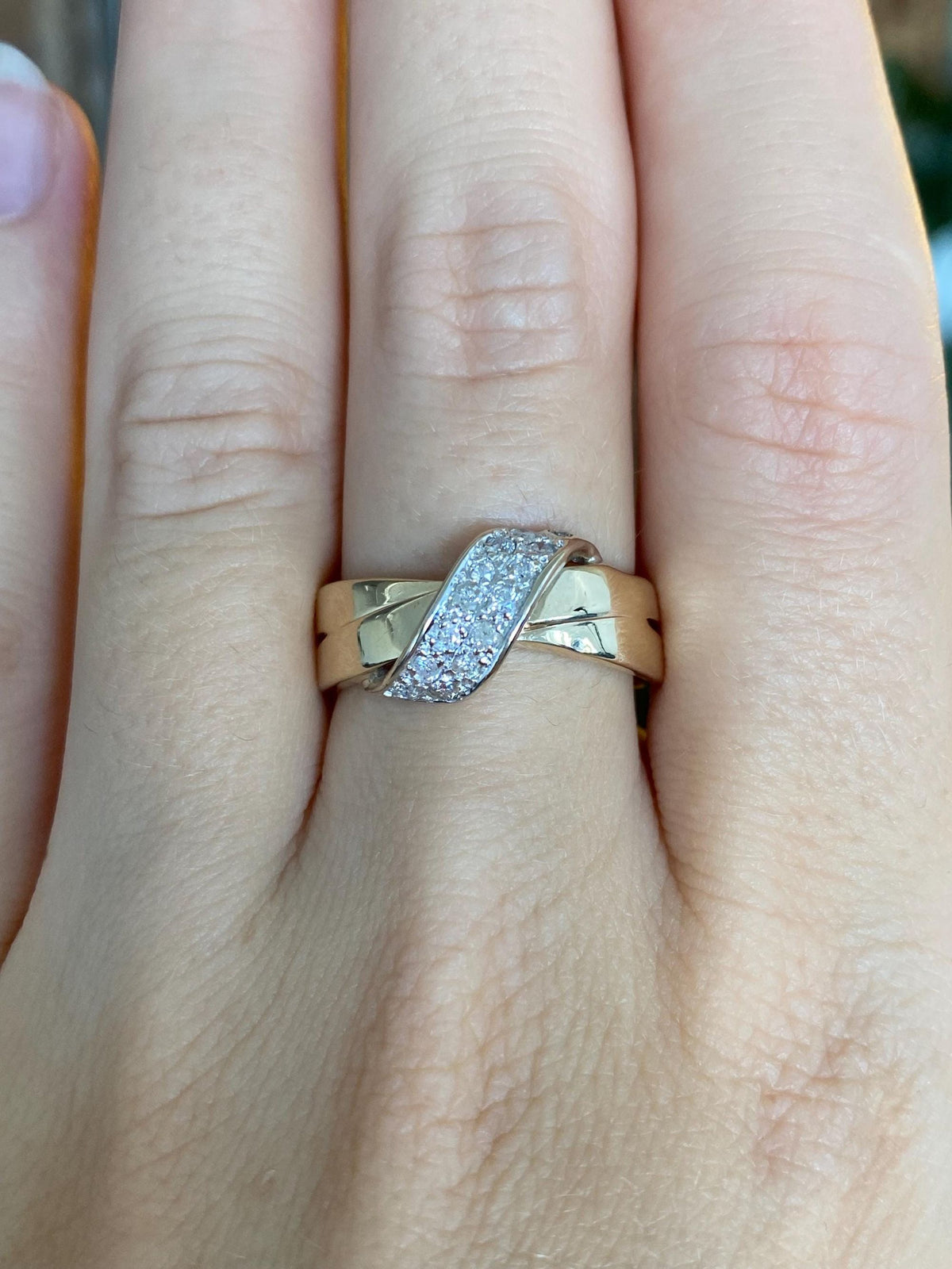 Vintage Solid 14k White & Yellow Gold Diamonds Twist Ring Band - Size 8.5